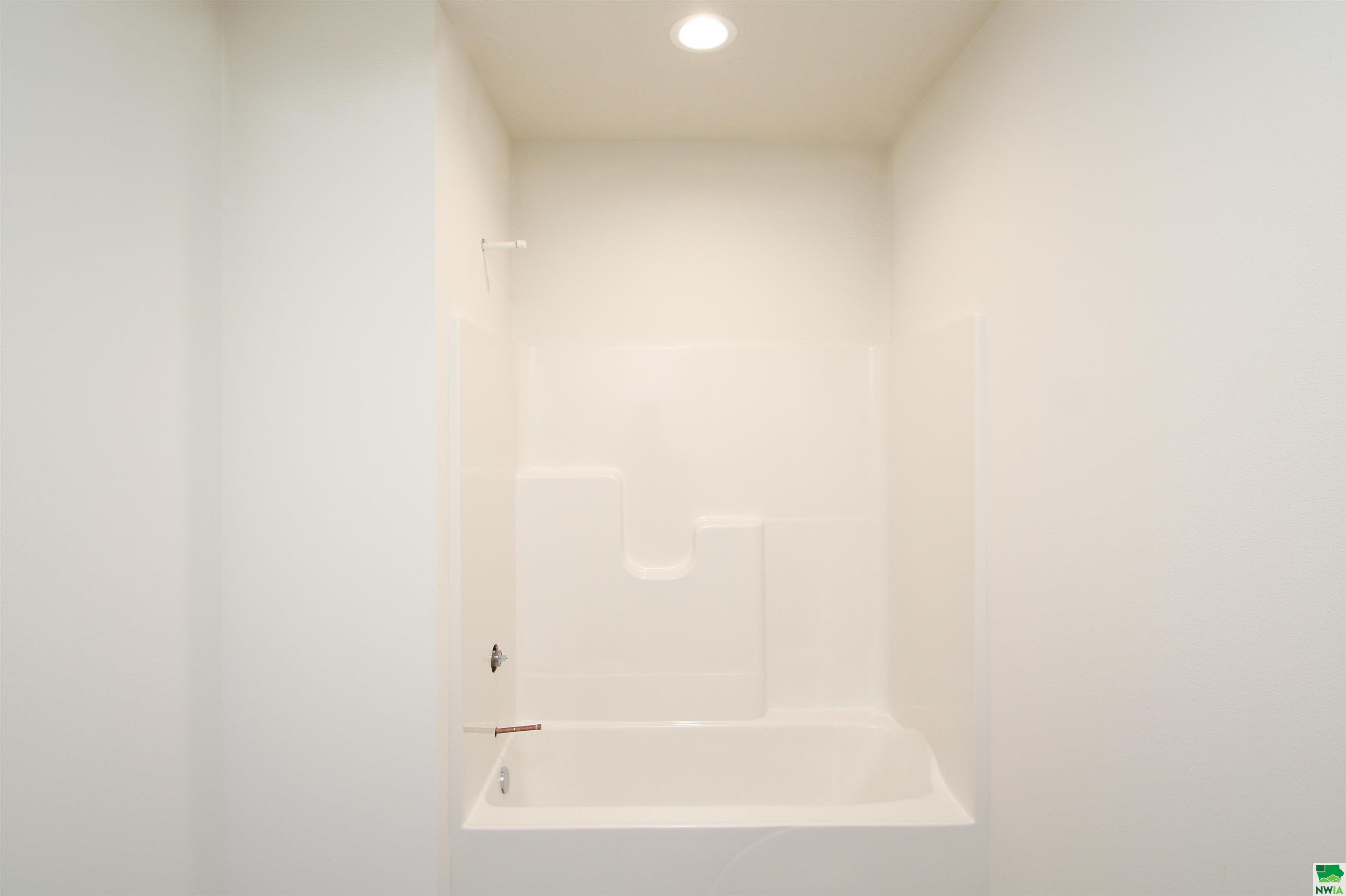 MLS #828047