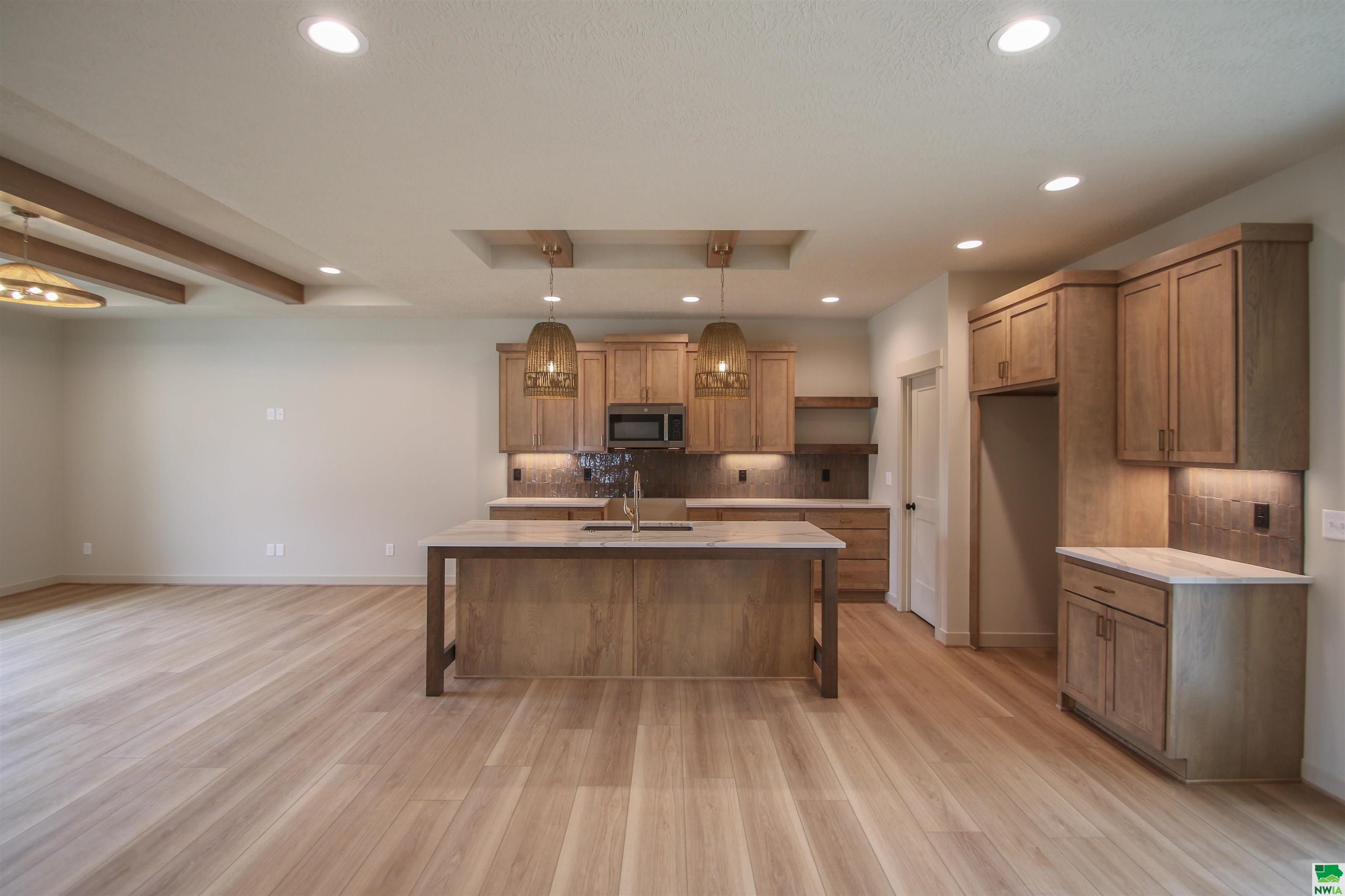 MLS #828047