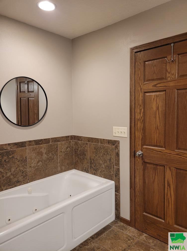 MLS #828052