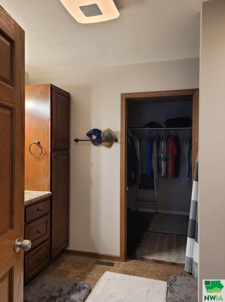 MLS #828052