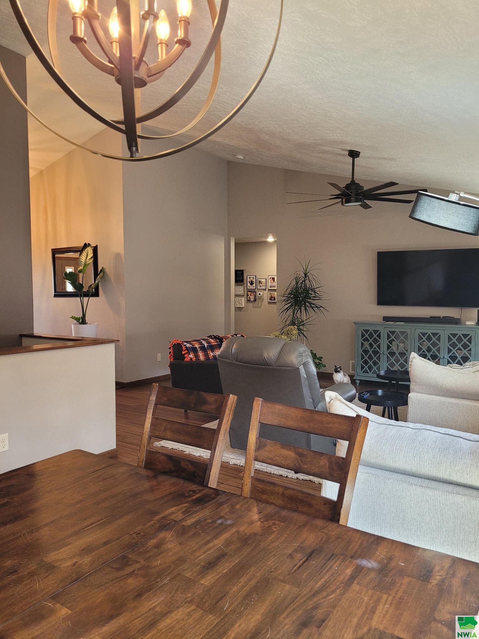 MLS #828052