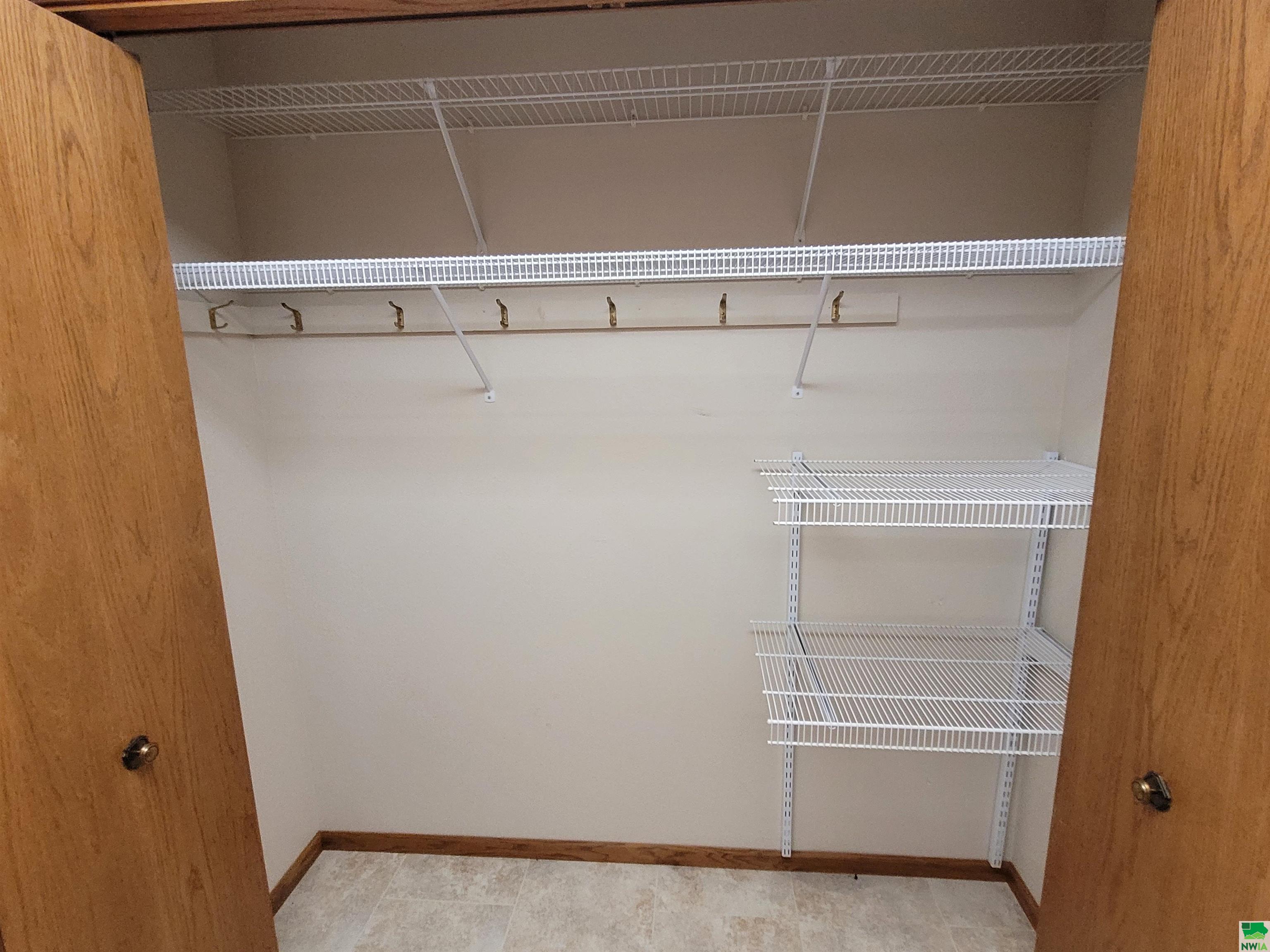MLS #828060