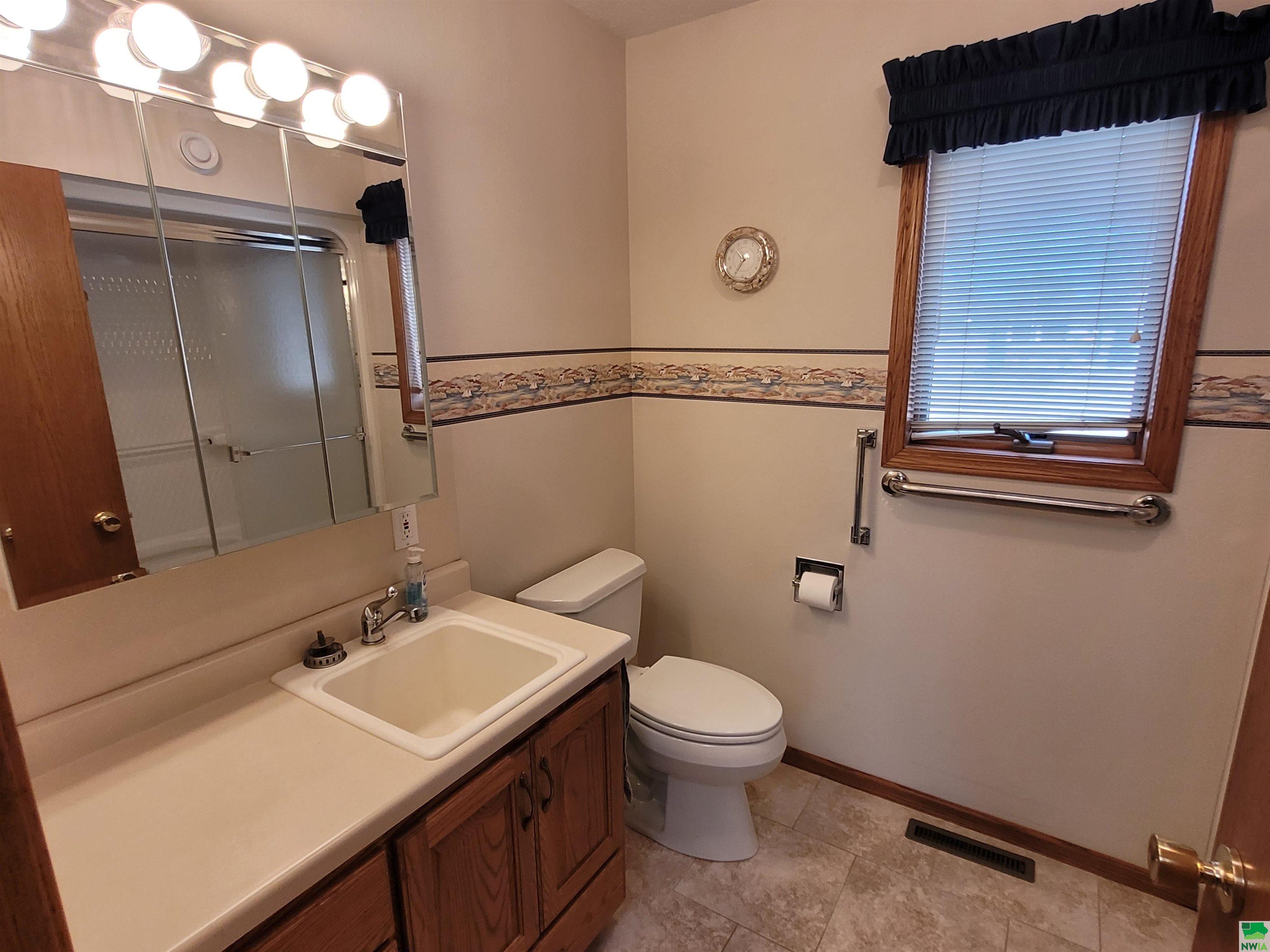 MLS #828060