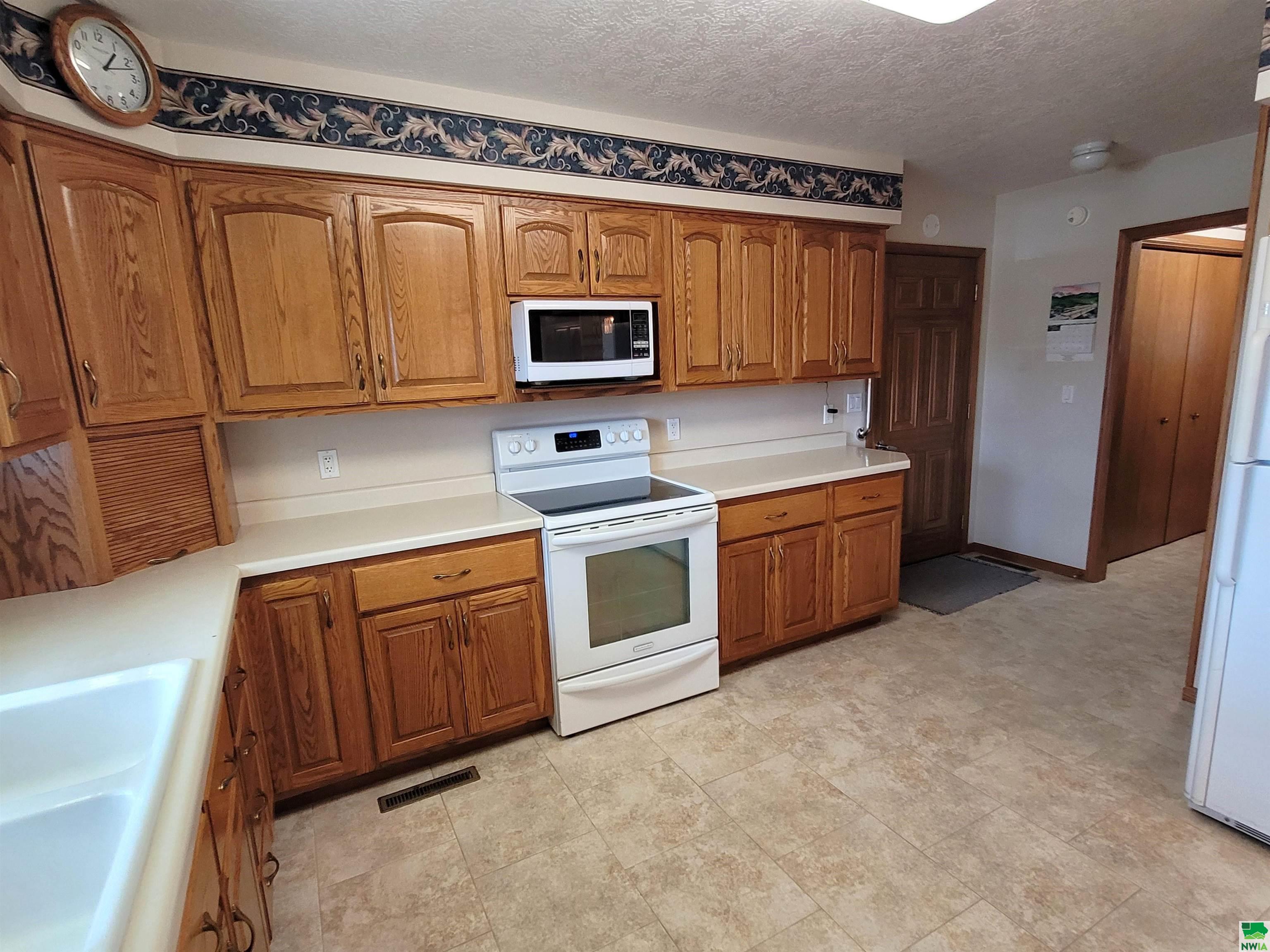 MLS #828060