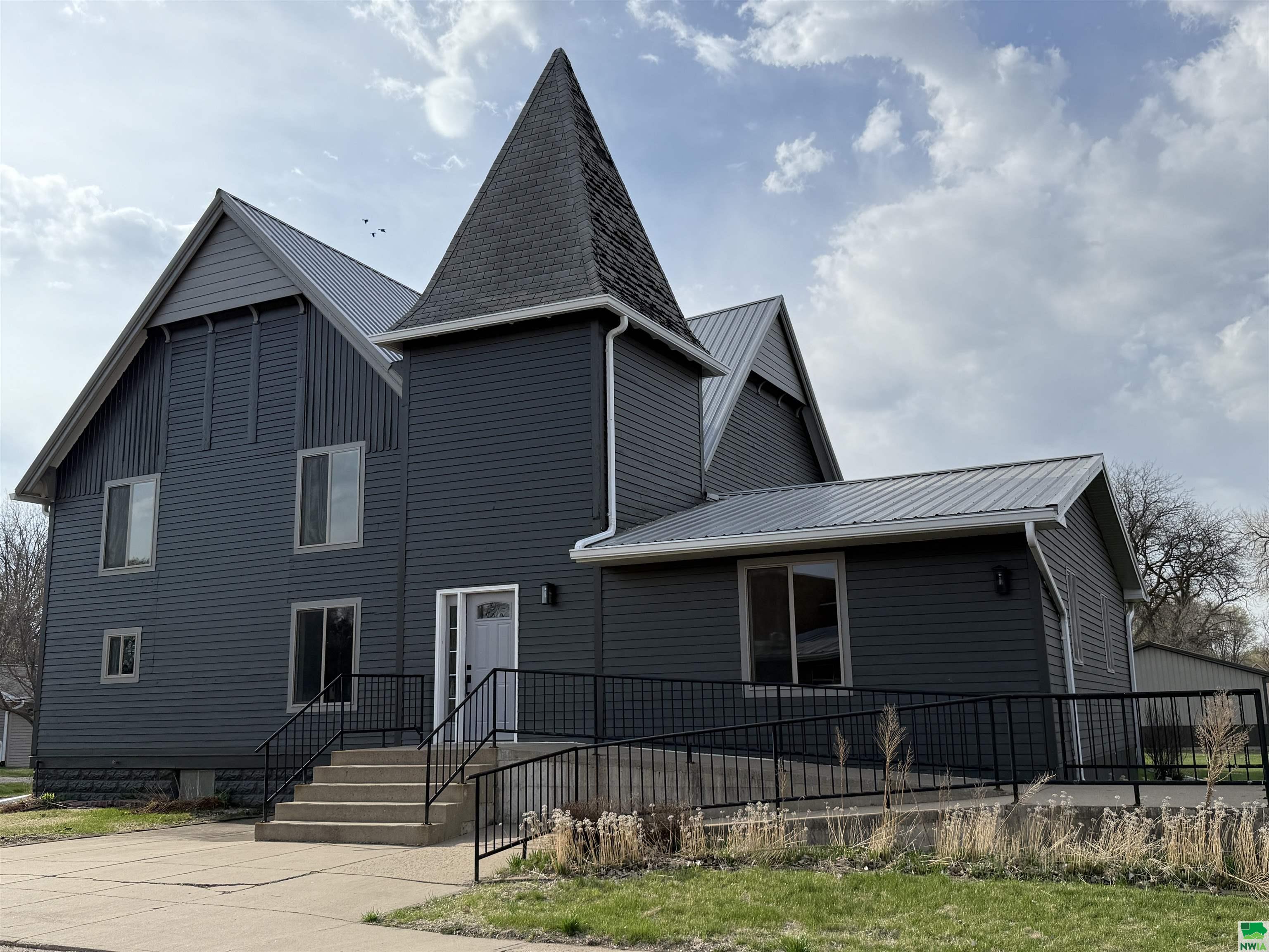 802 12th Street, Hawarden, IA 51023 