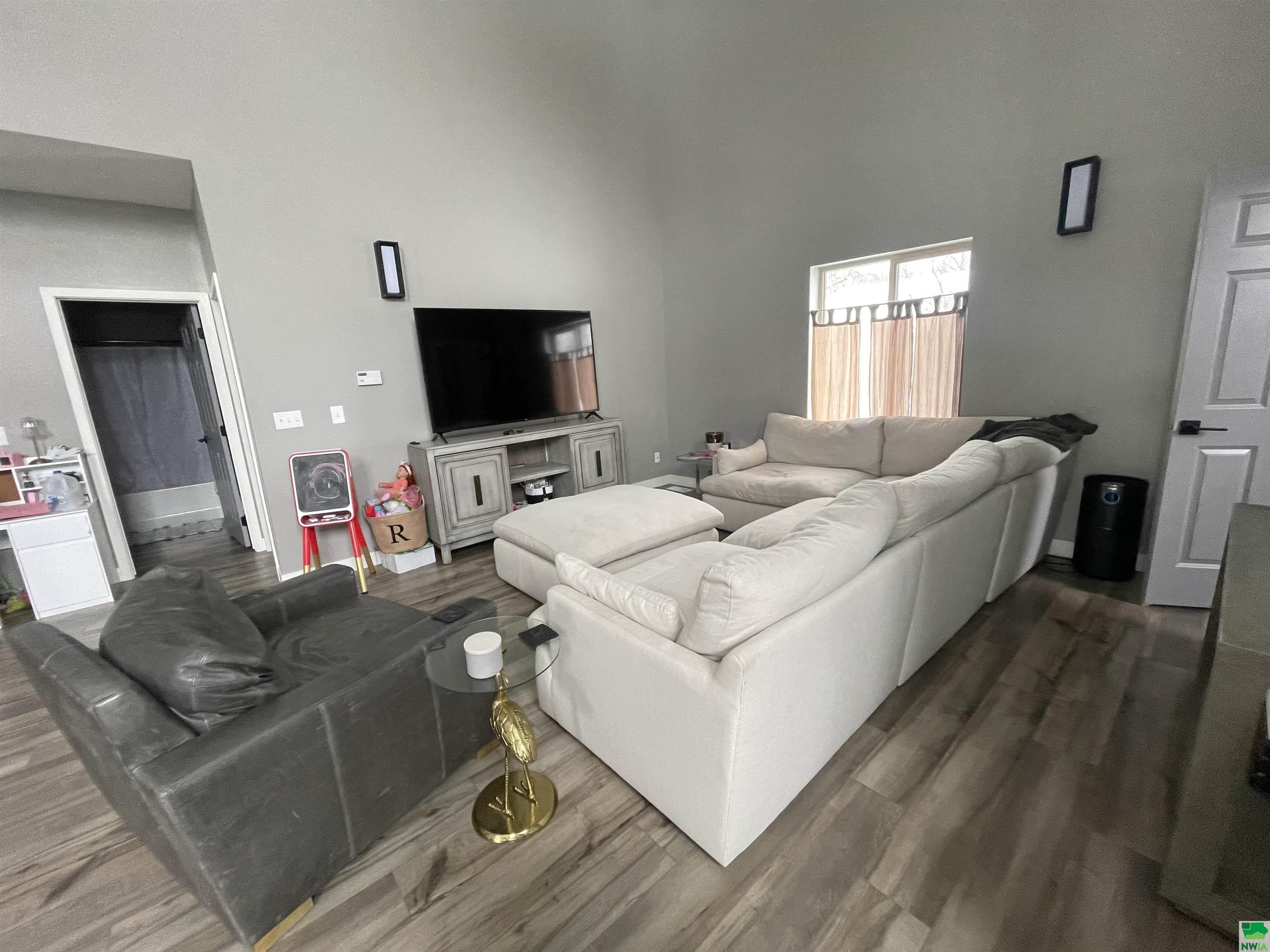 MLS #828064