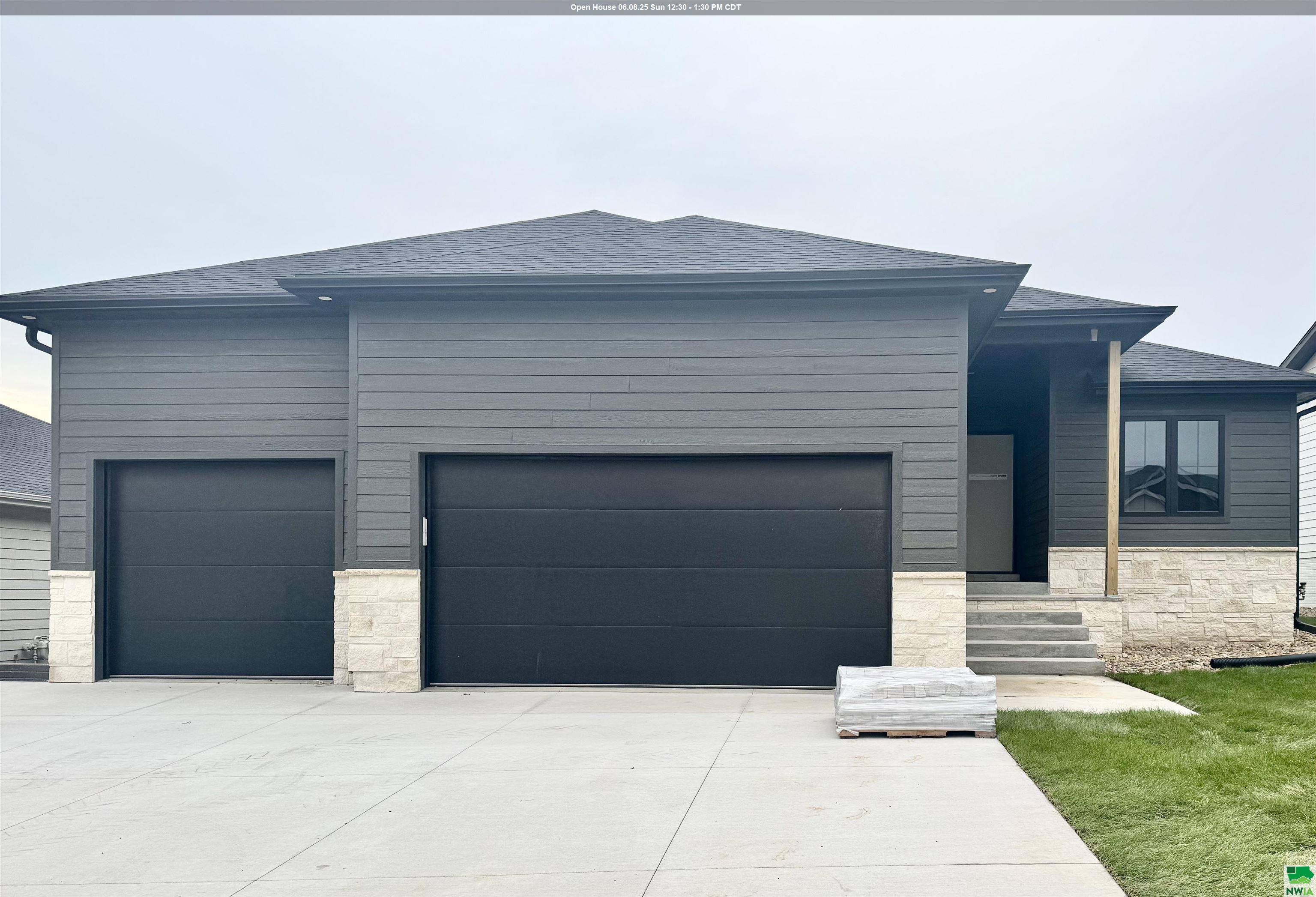 6805 Prairie View Drive, Sioux City, IA 51106 