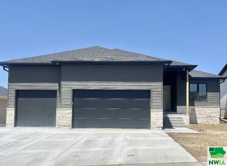 6805 Prairie View Drive, Sioux City, IA 51106 
