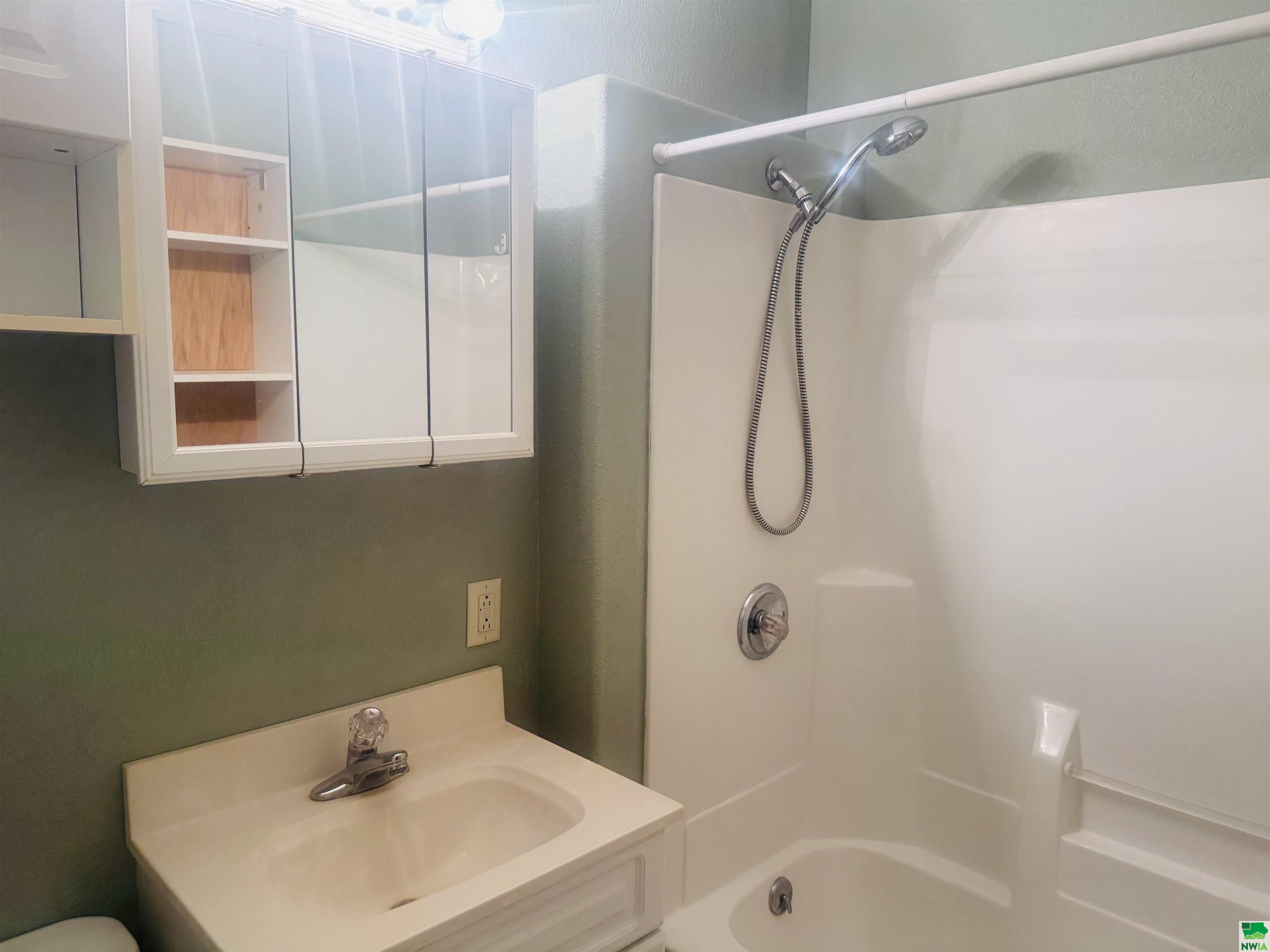 MLS #828075