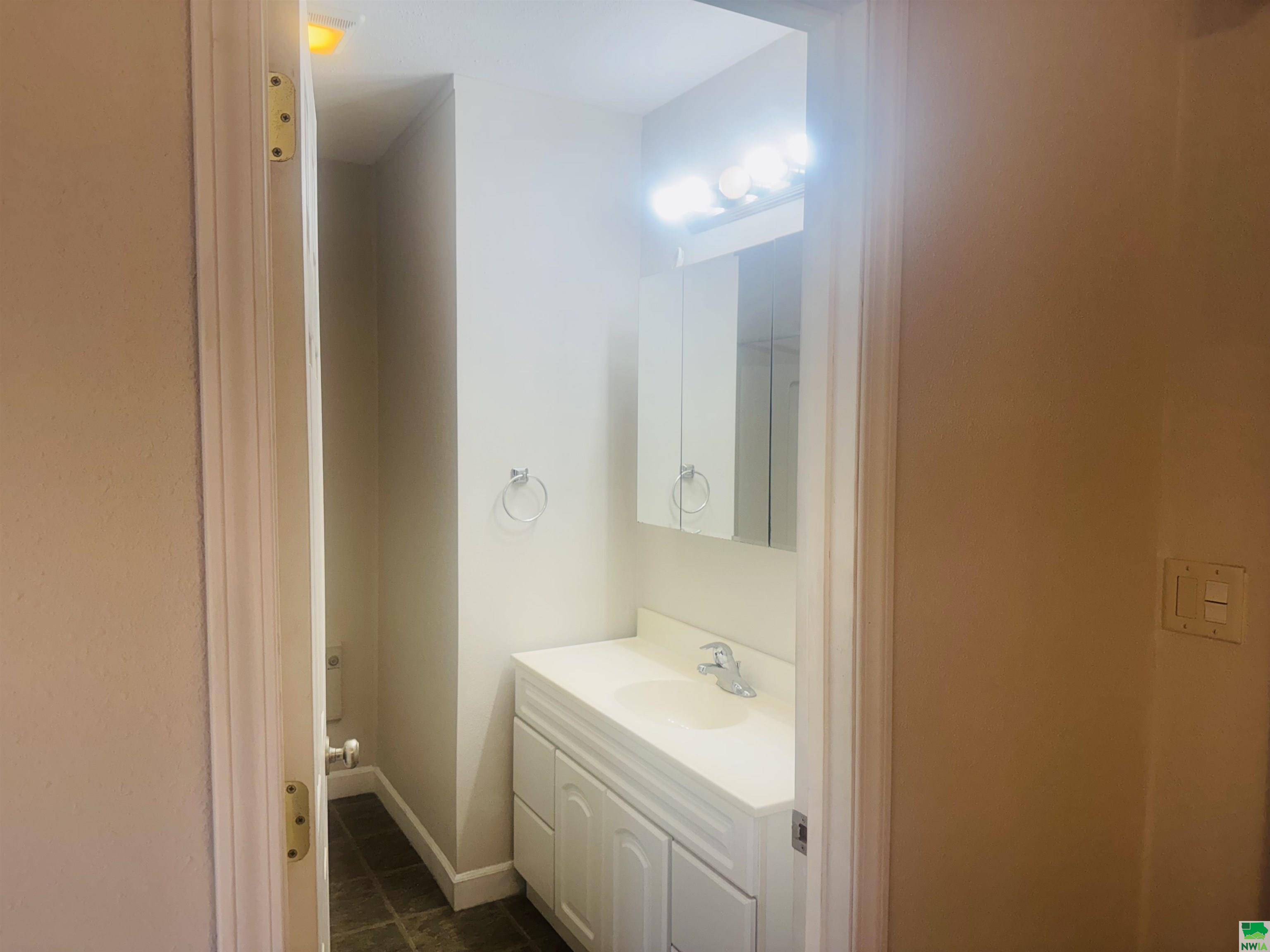 MLS #828075