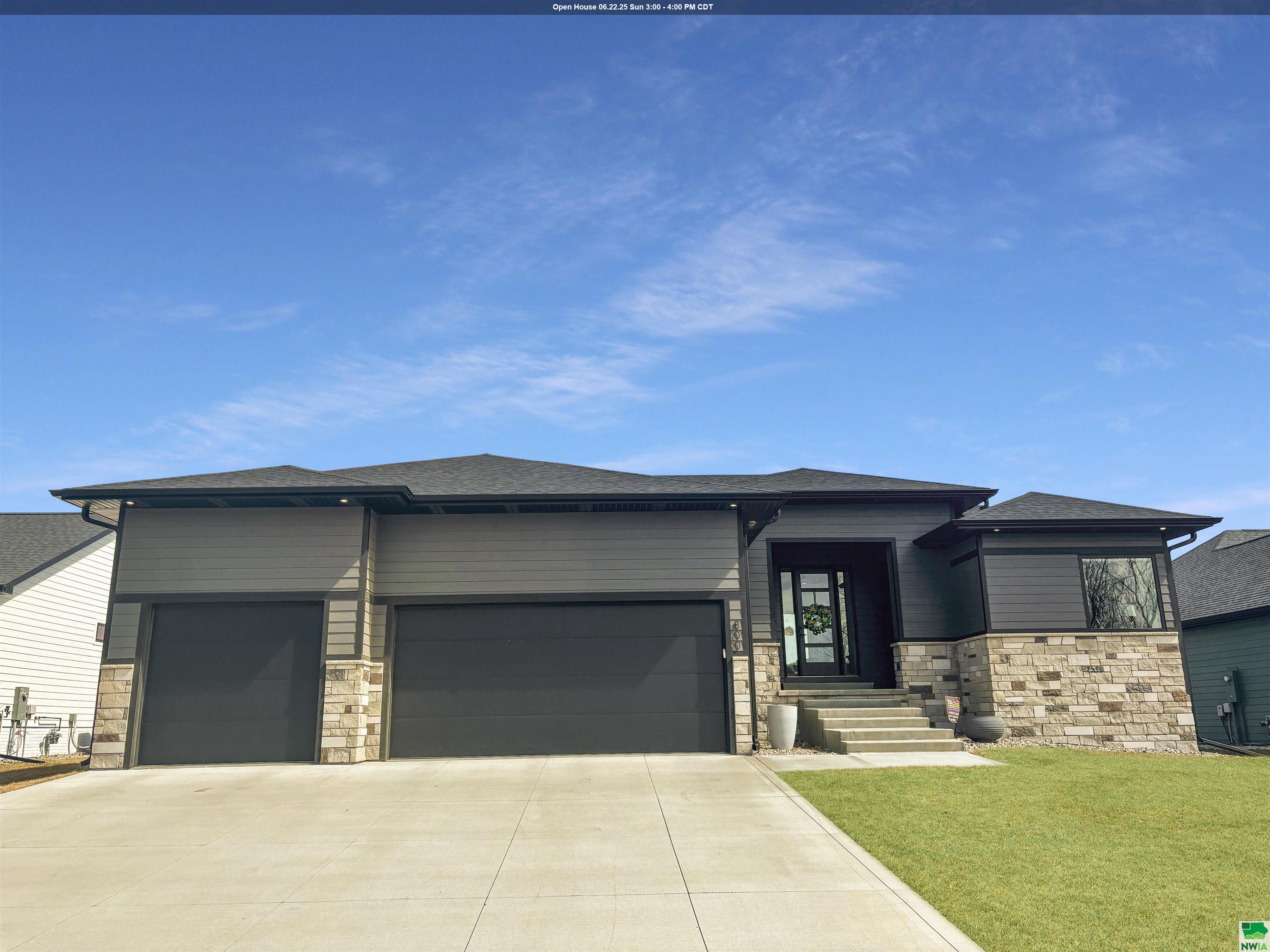 800 Lakeshore Dr, No. Sioux City, SD 57049 