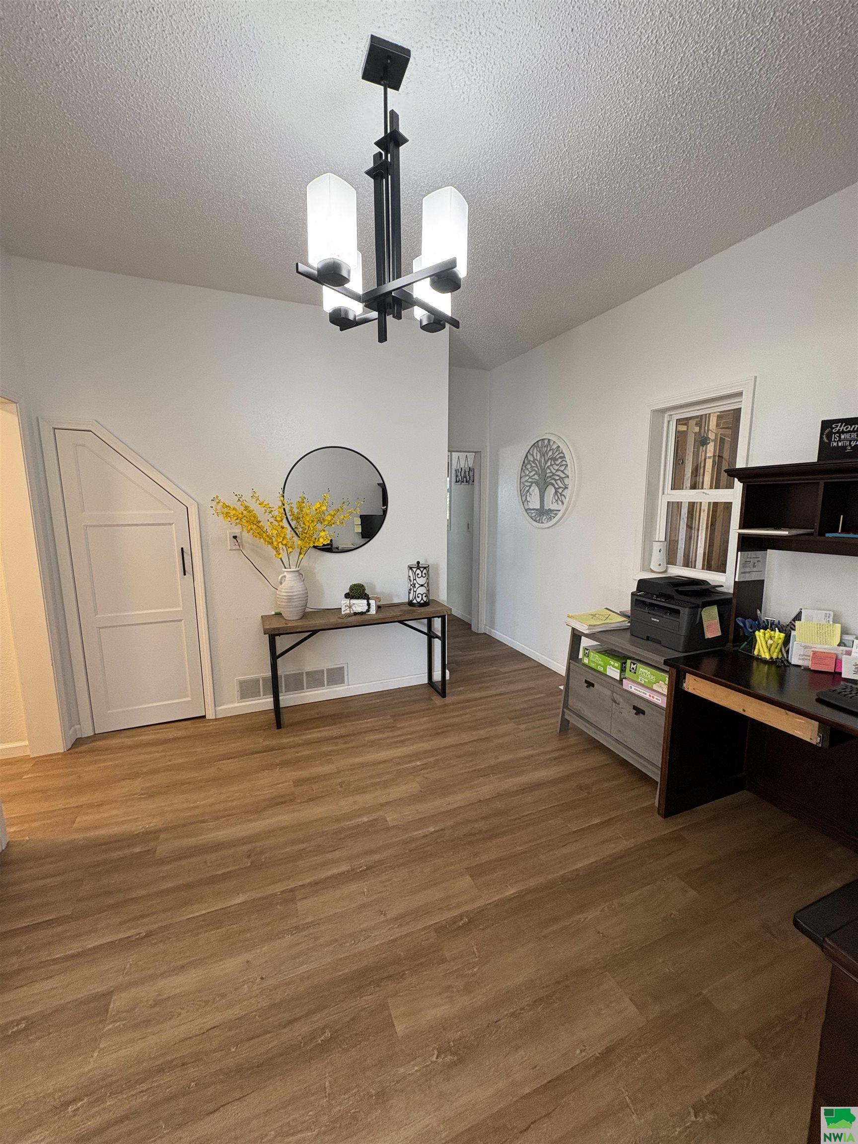 MLS #828095