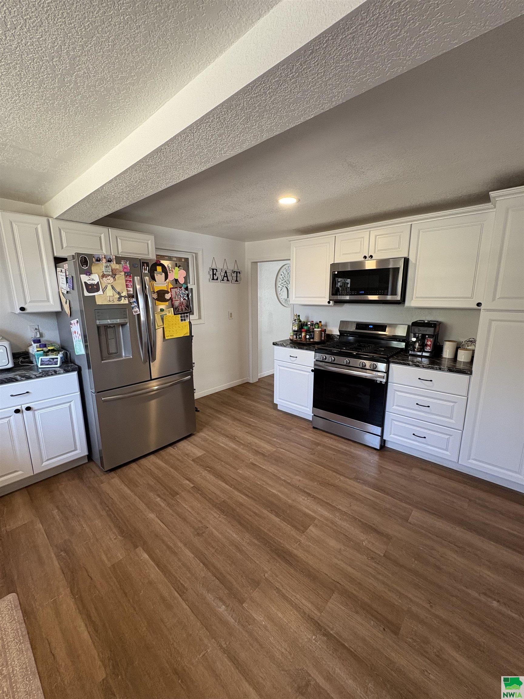 MLS #828095