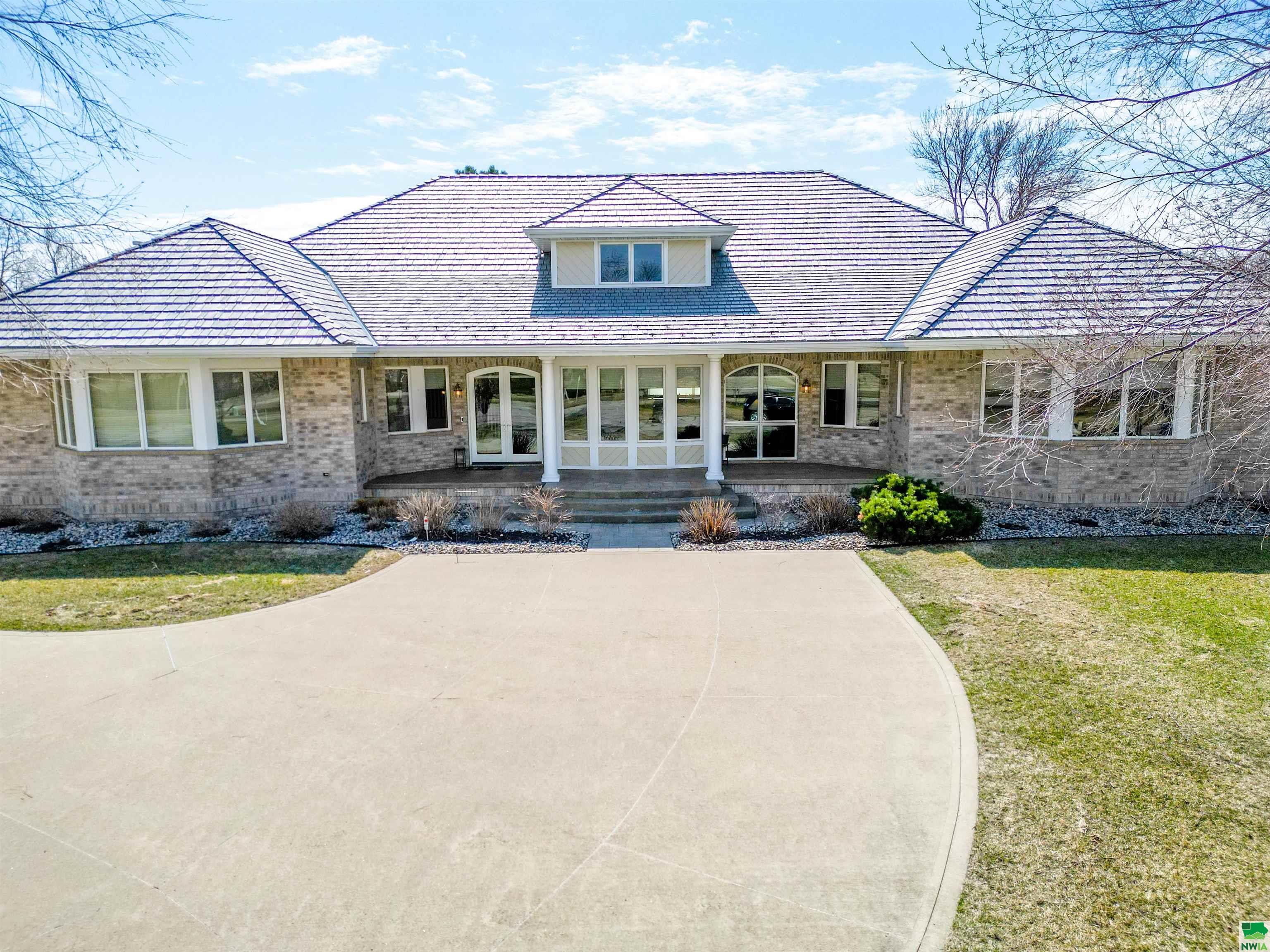 709 Cherry Hill Lane, Dakota Dunes, SD 57049 