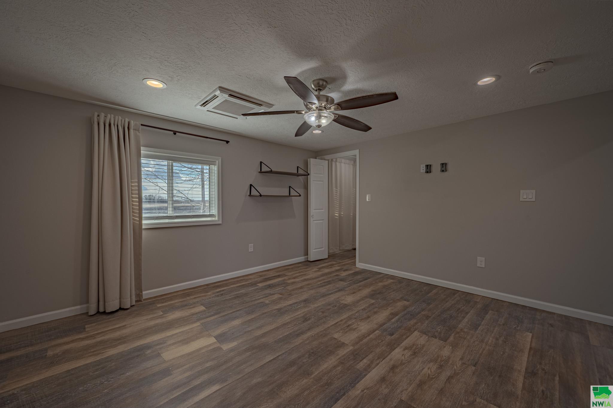 MLS #828098