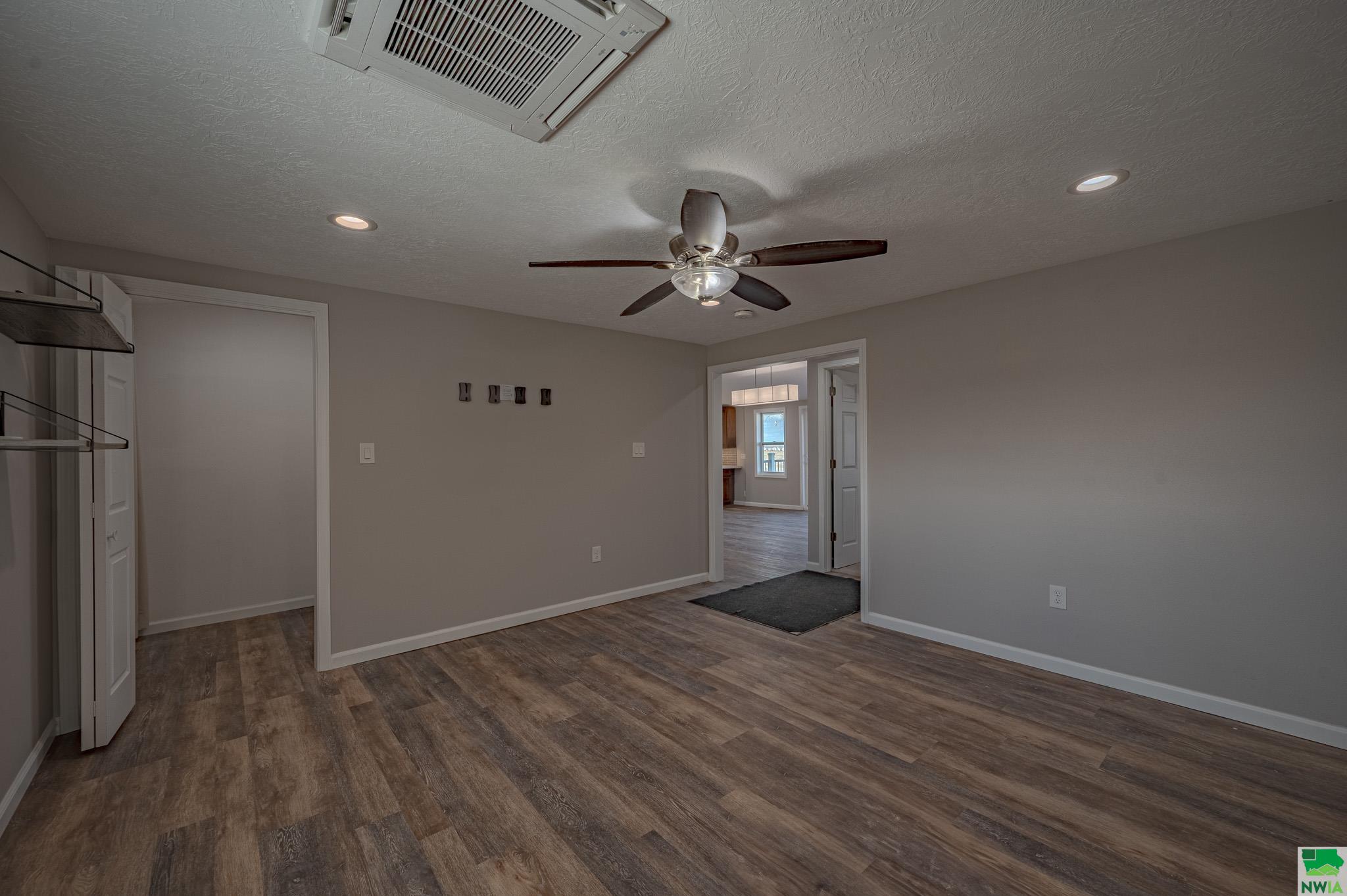 MLS #828098