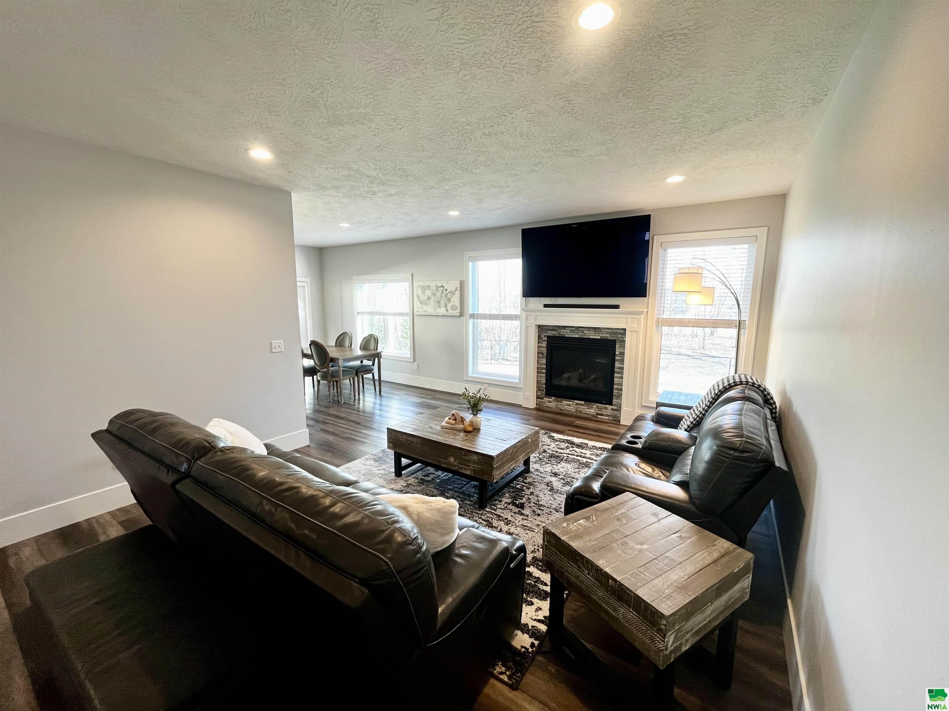 MLS #828102