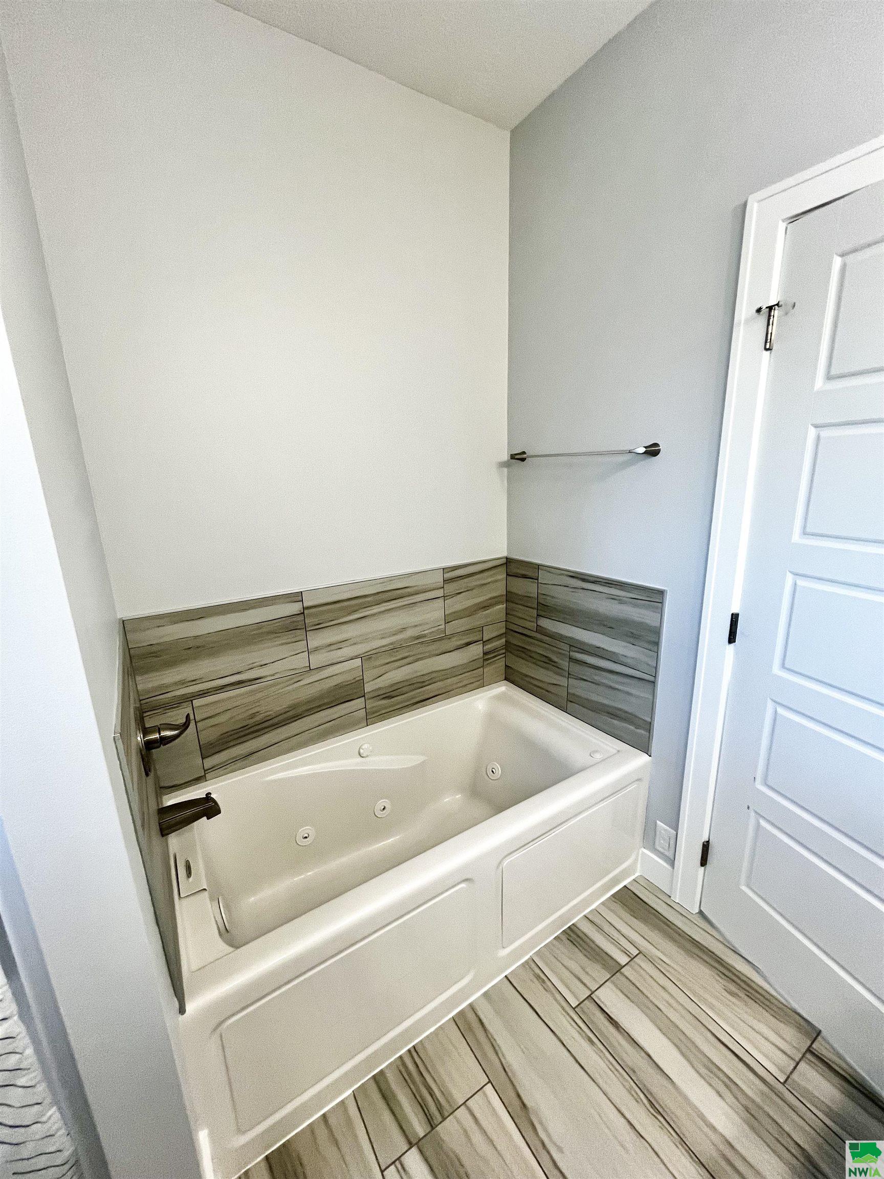 MLS #828102