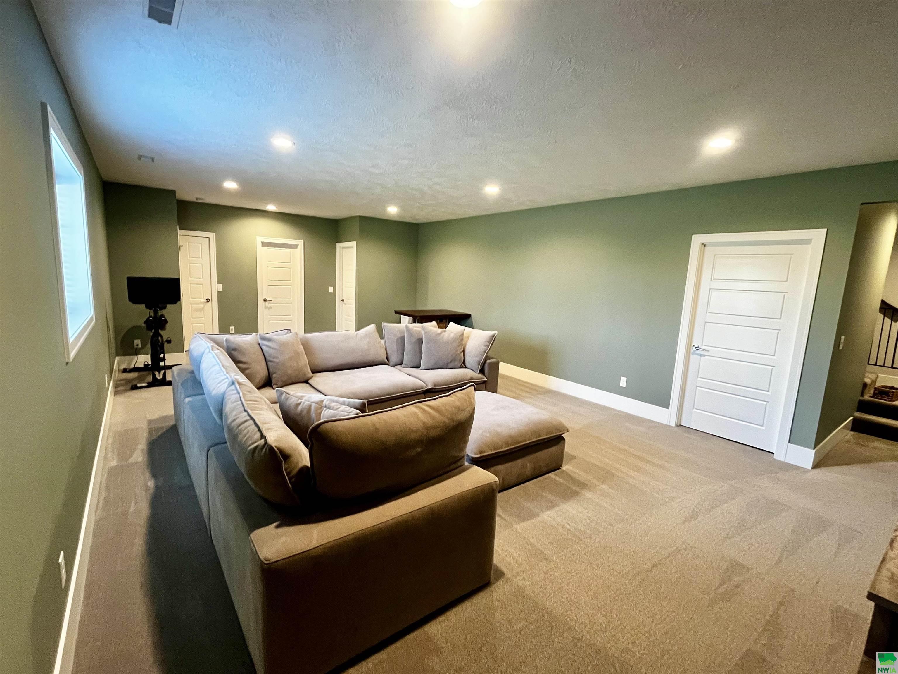 MLS #828102