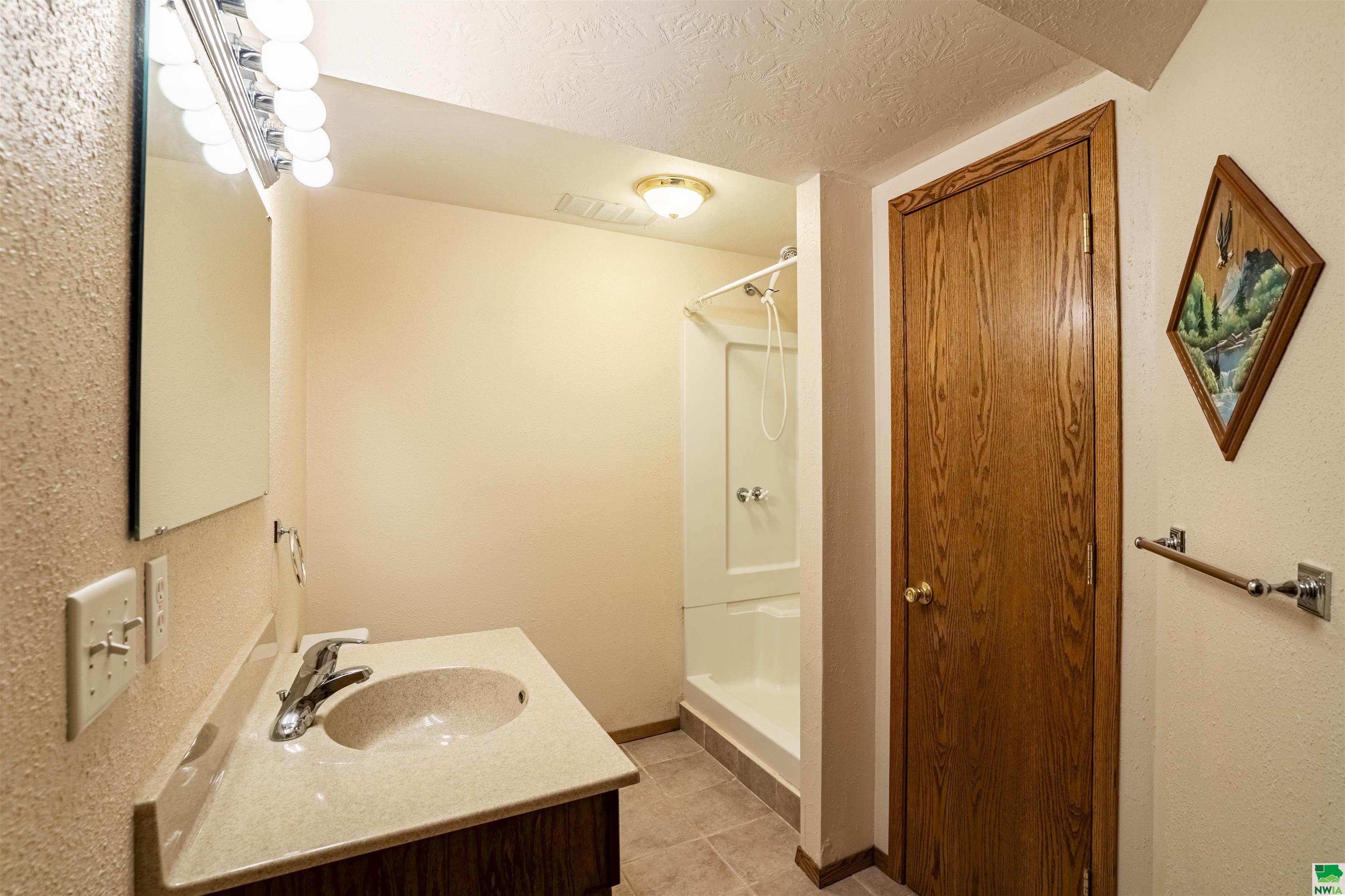 MLS #828105