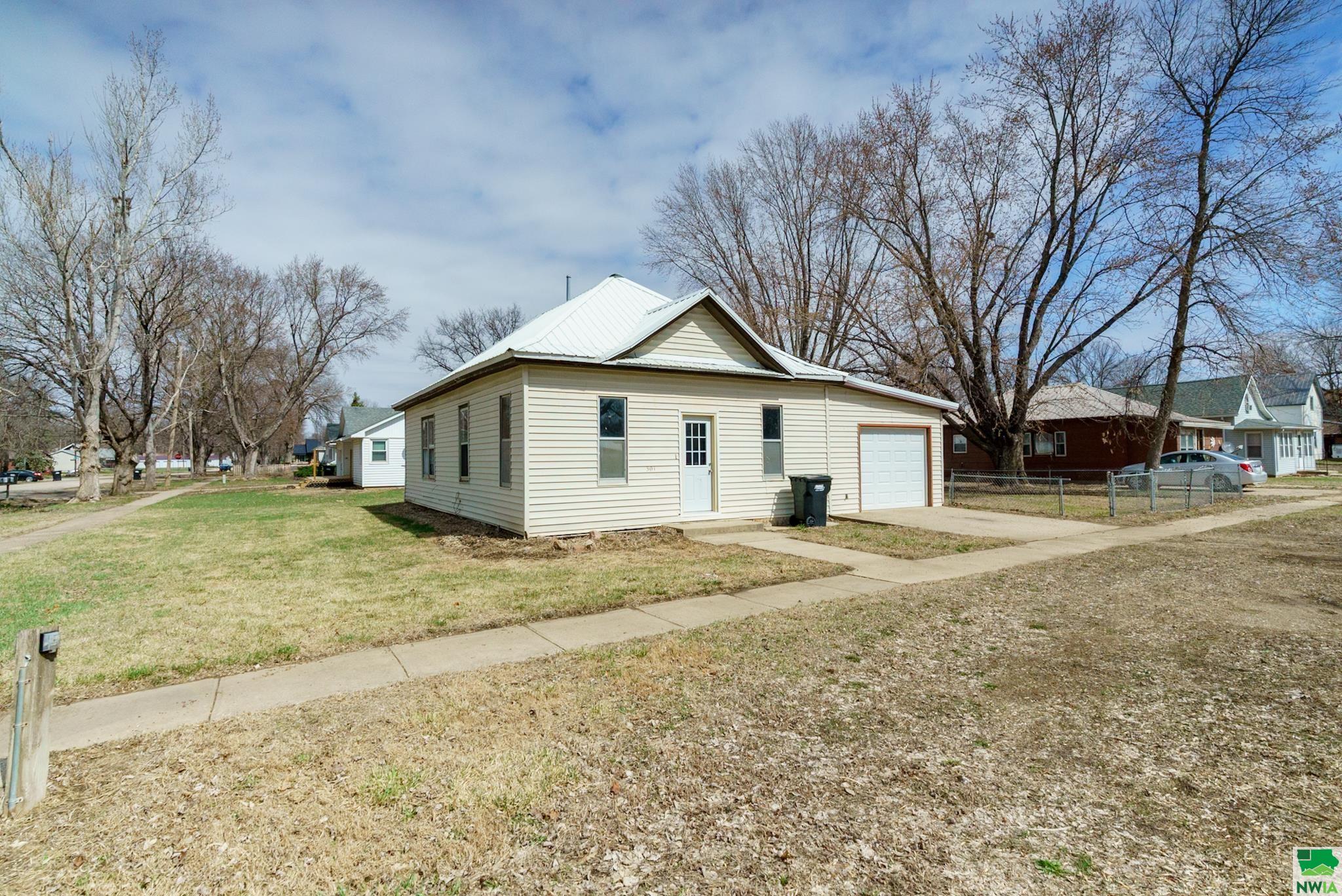 301 BRIDGE ST E, Anthon, IA 51004 