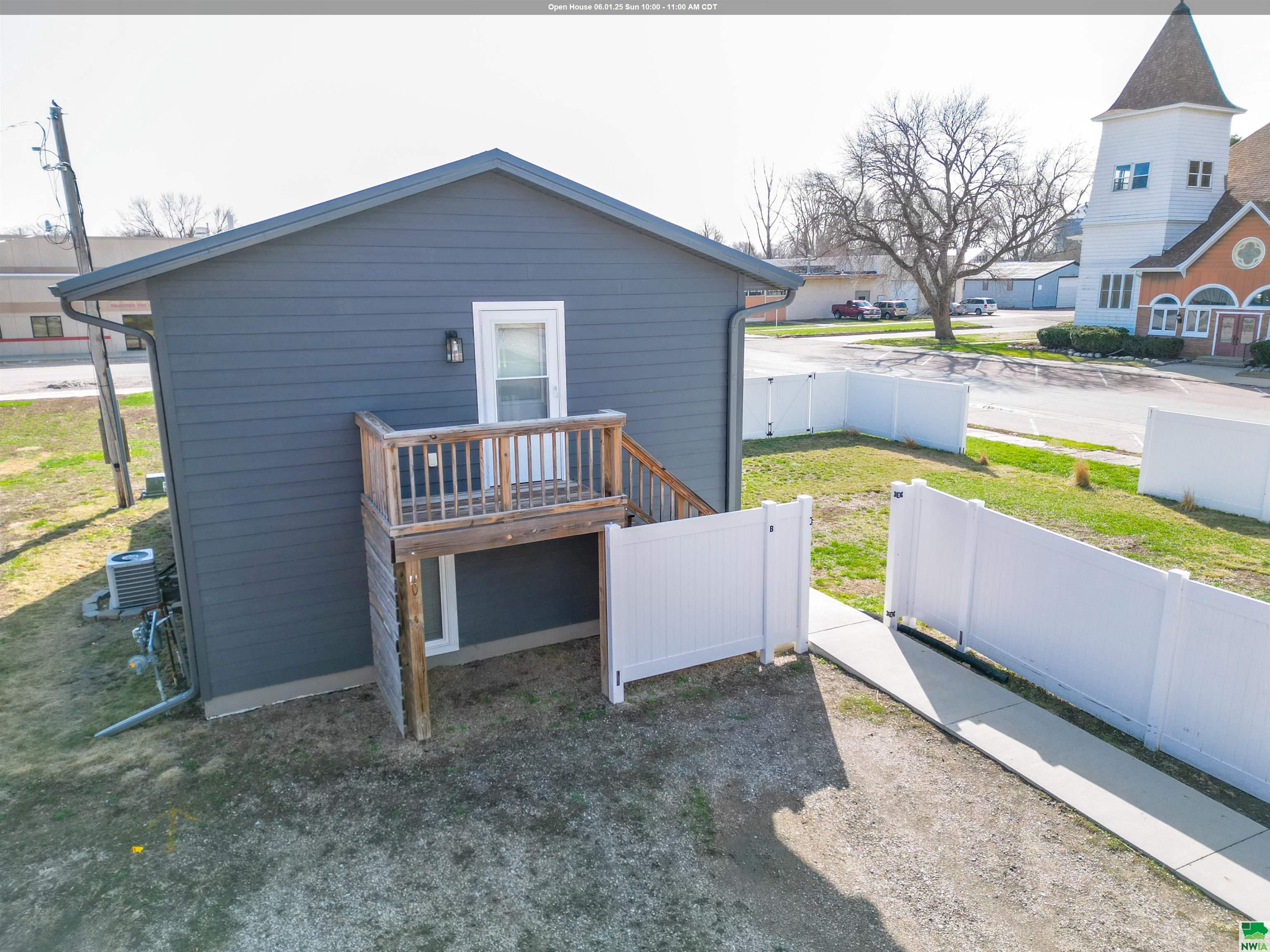 1030 9th Street #A & B, Onawa, IA 51040 