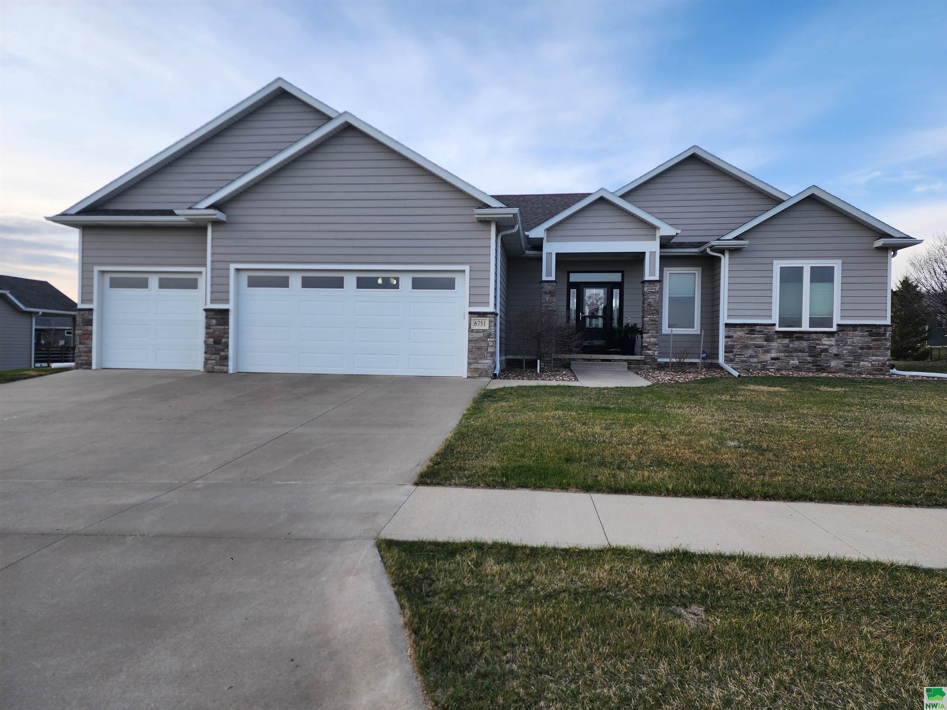 6751 Prairie View Ct., Sioux City, IA 51106 
