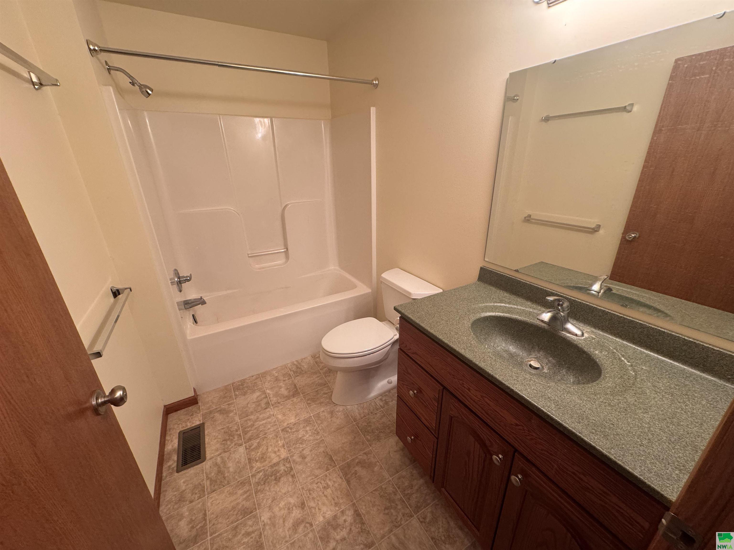 MLS #828140