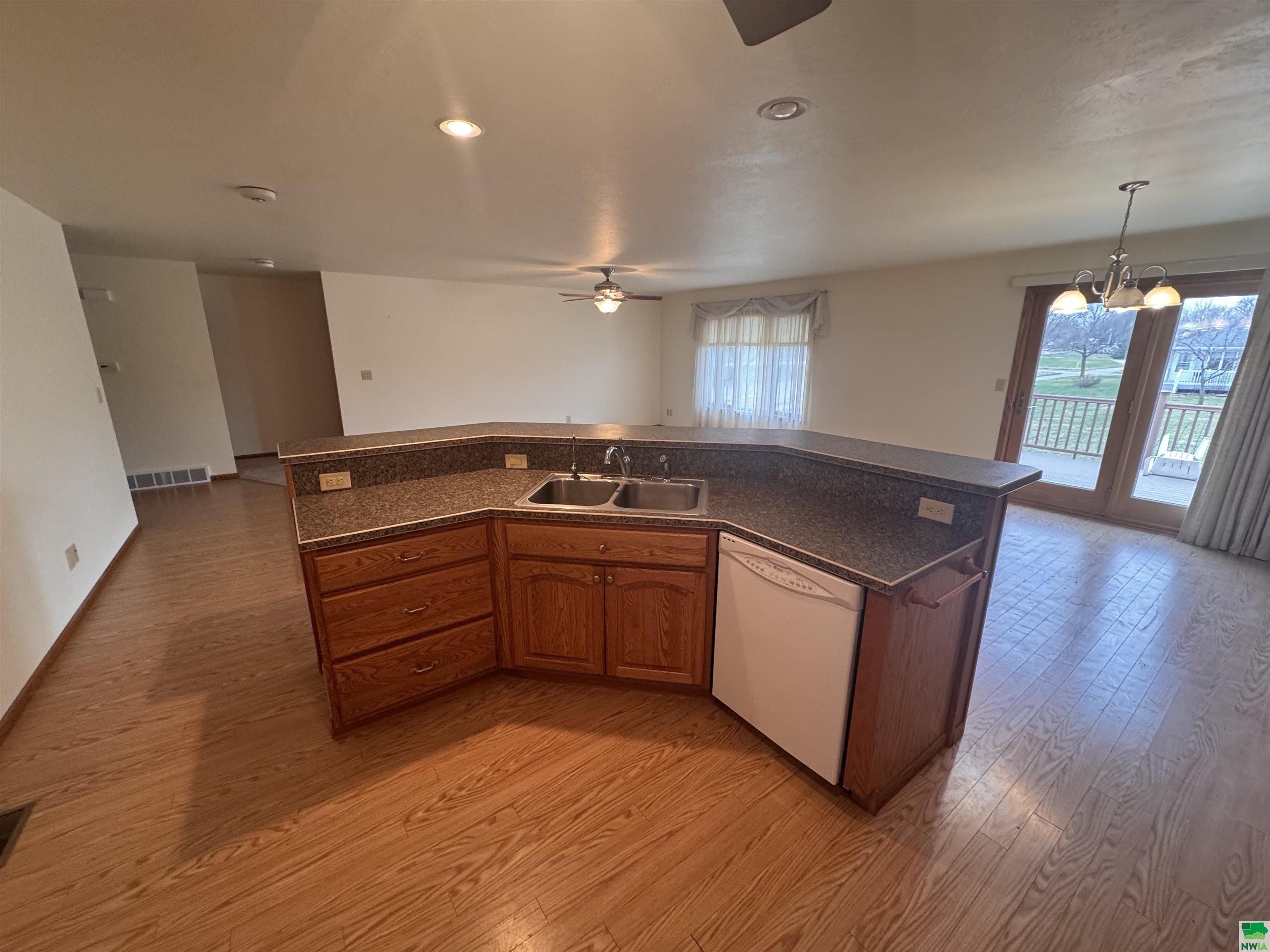 MLS #828140