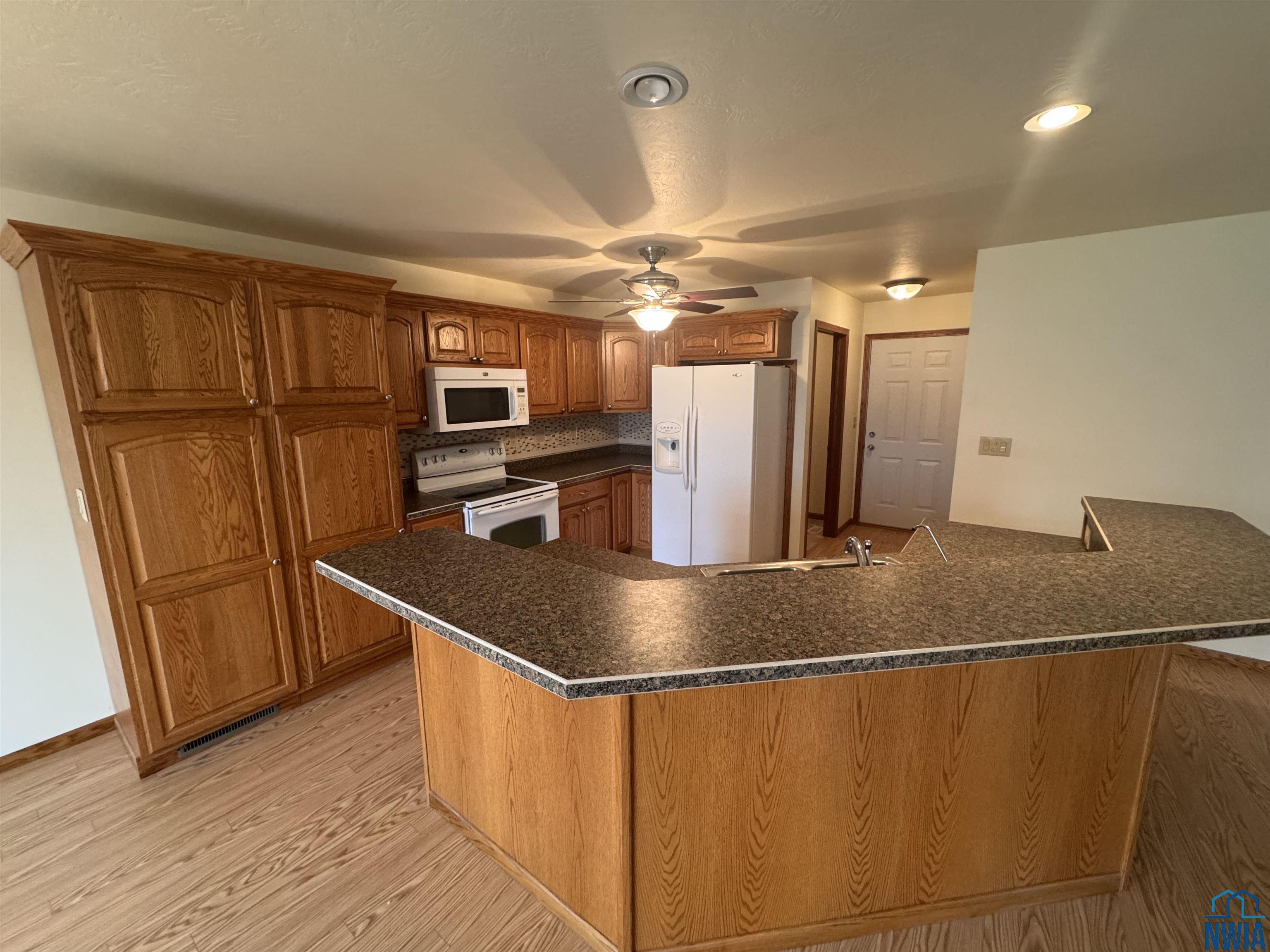 MLS #828140