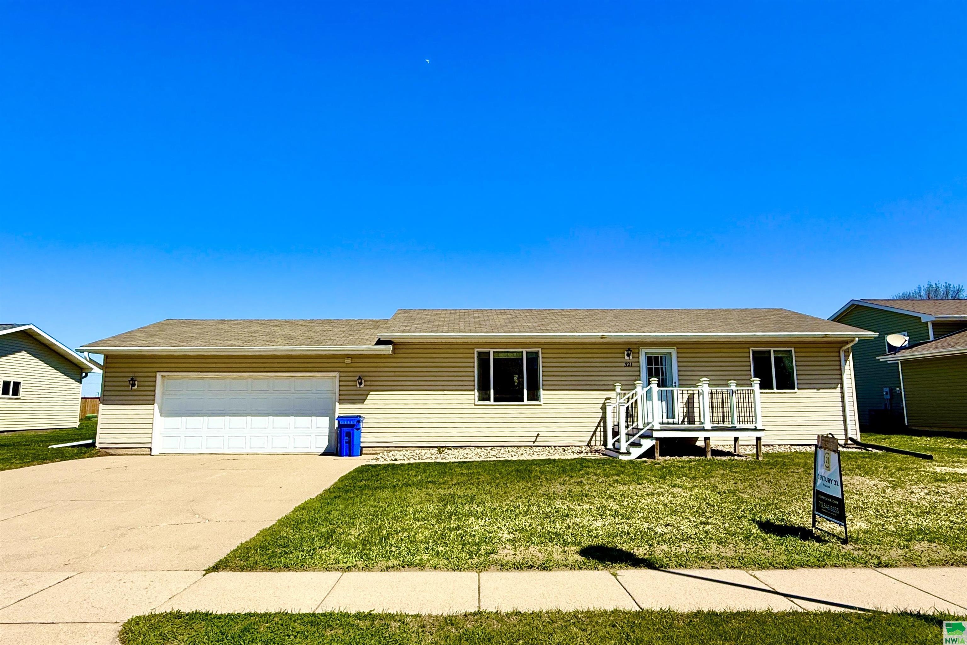 321 W Duke St, Vermillion, SD 57069 