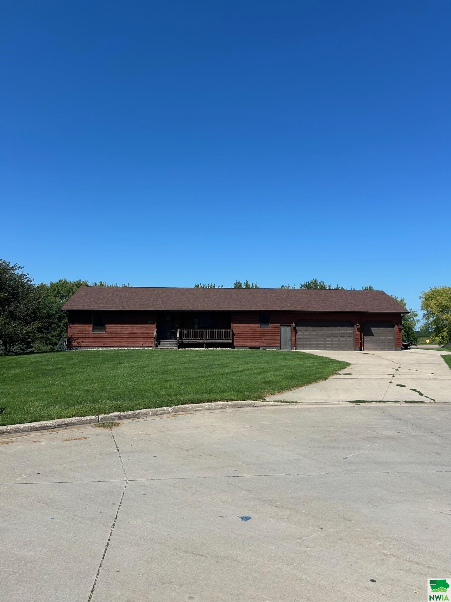 1305 OverDrive, Vermillion, SD 57069 