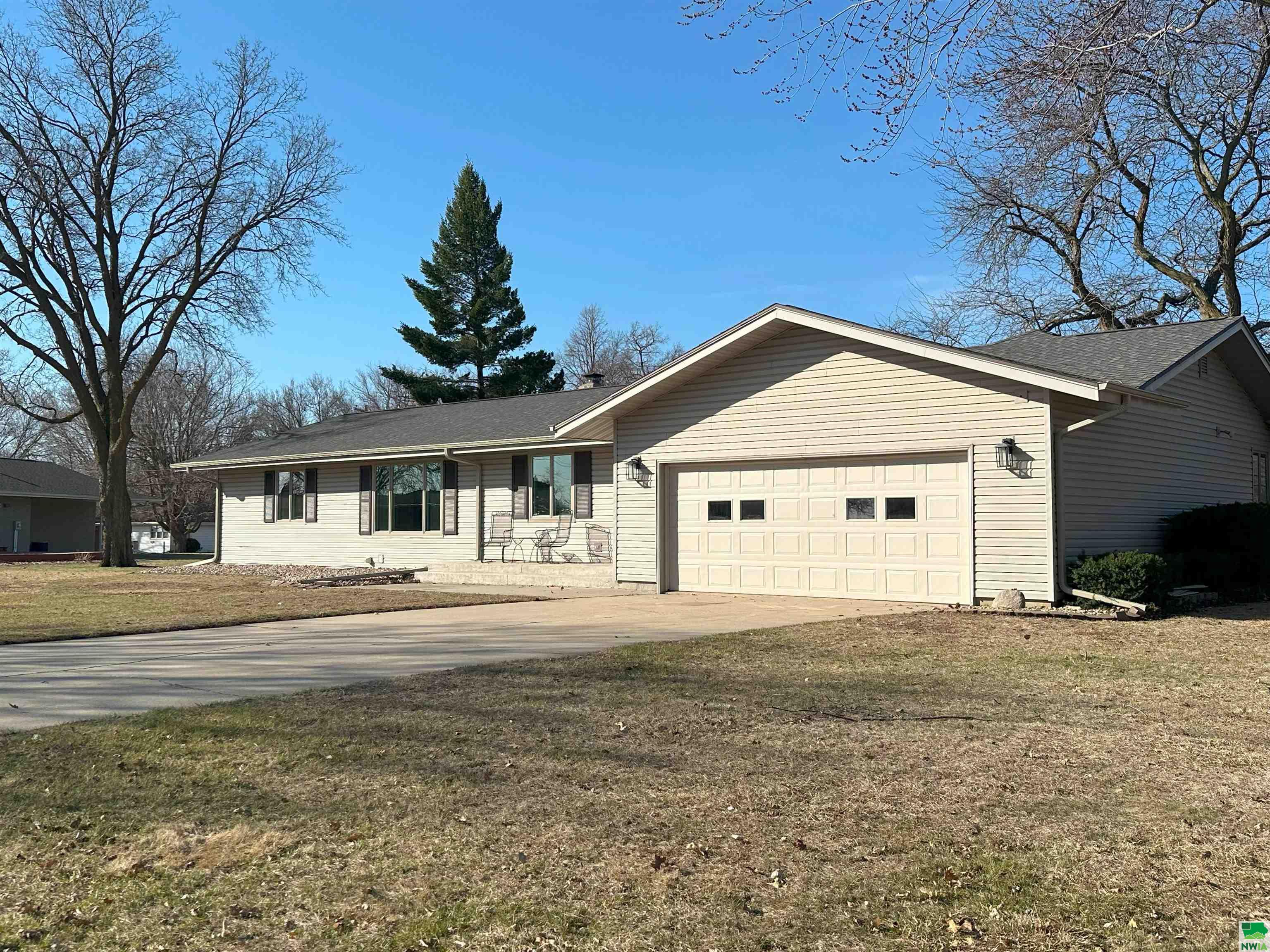 712 Winthrop Circle, Storm Lake, IA 50588 