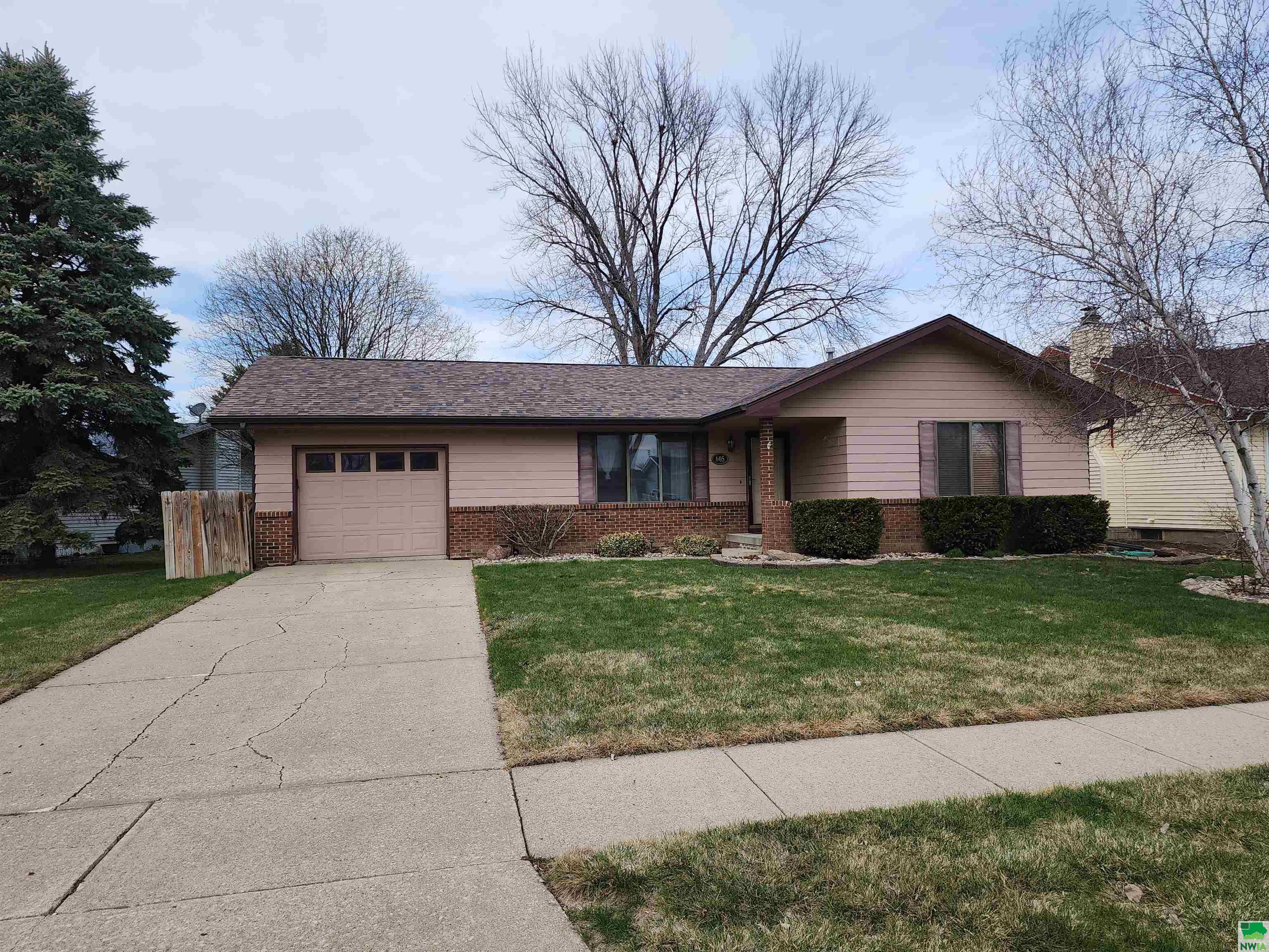 605 Stagecoach Road, South Sioux City, NE 68776 