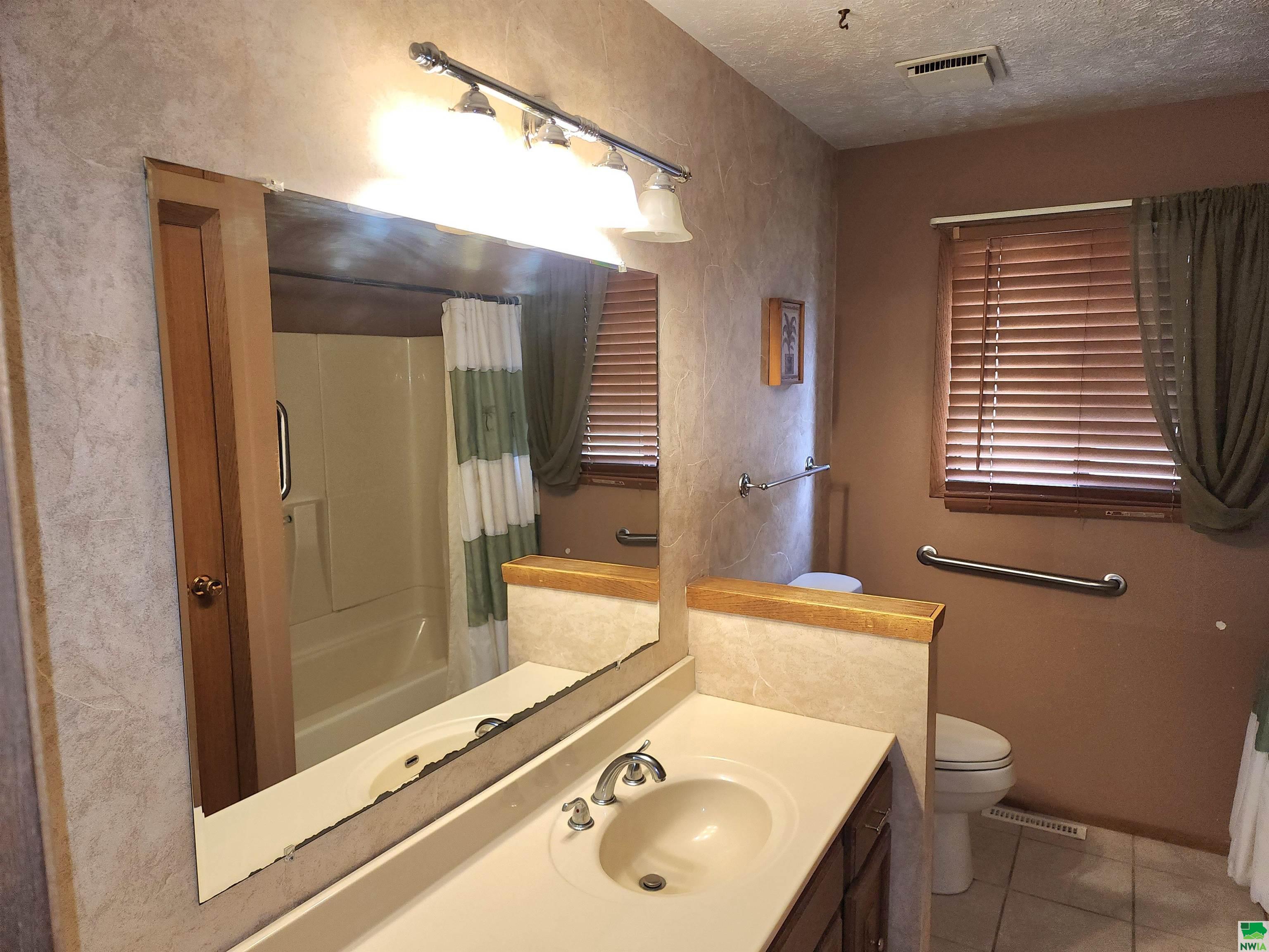 MLS #828158