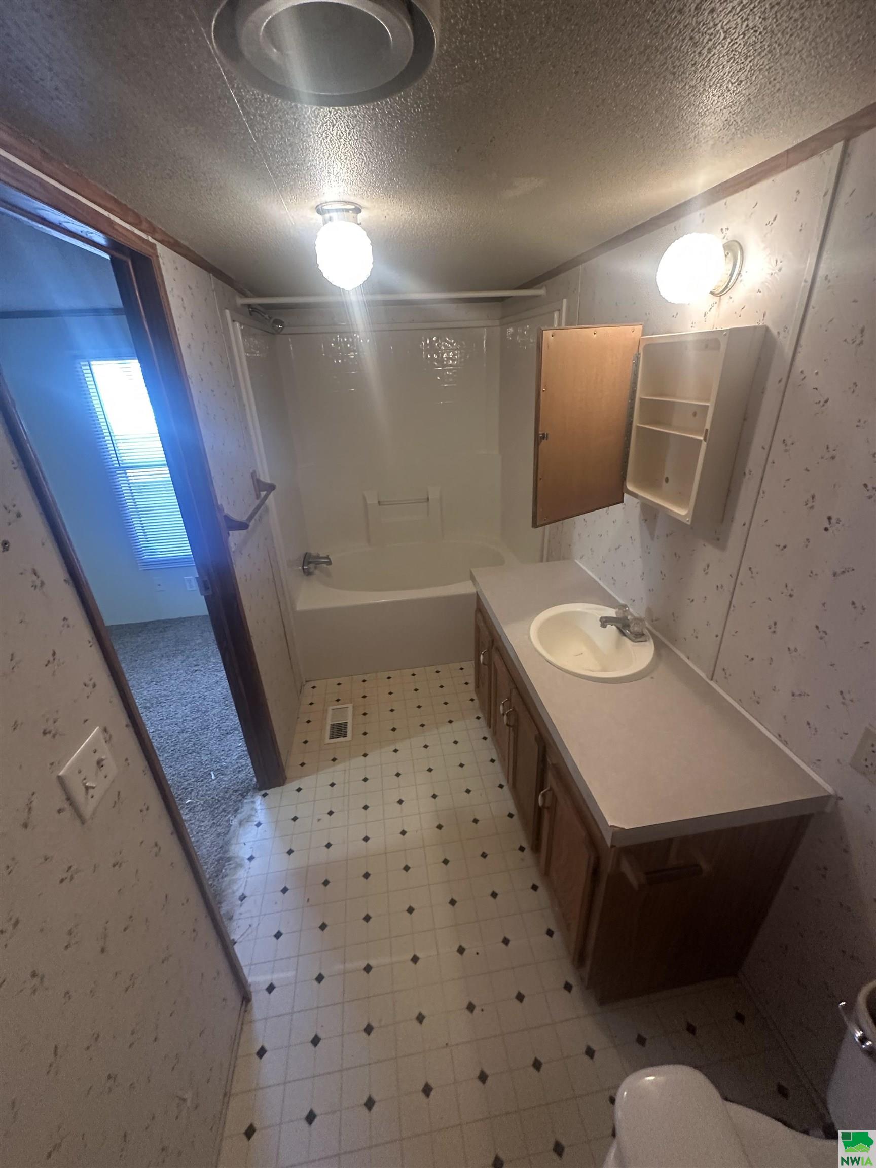 MLS #828161