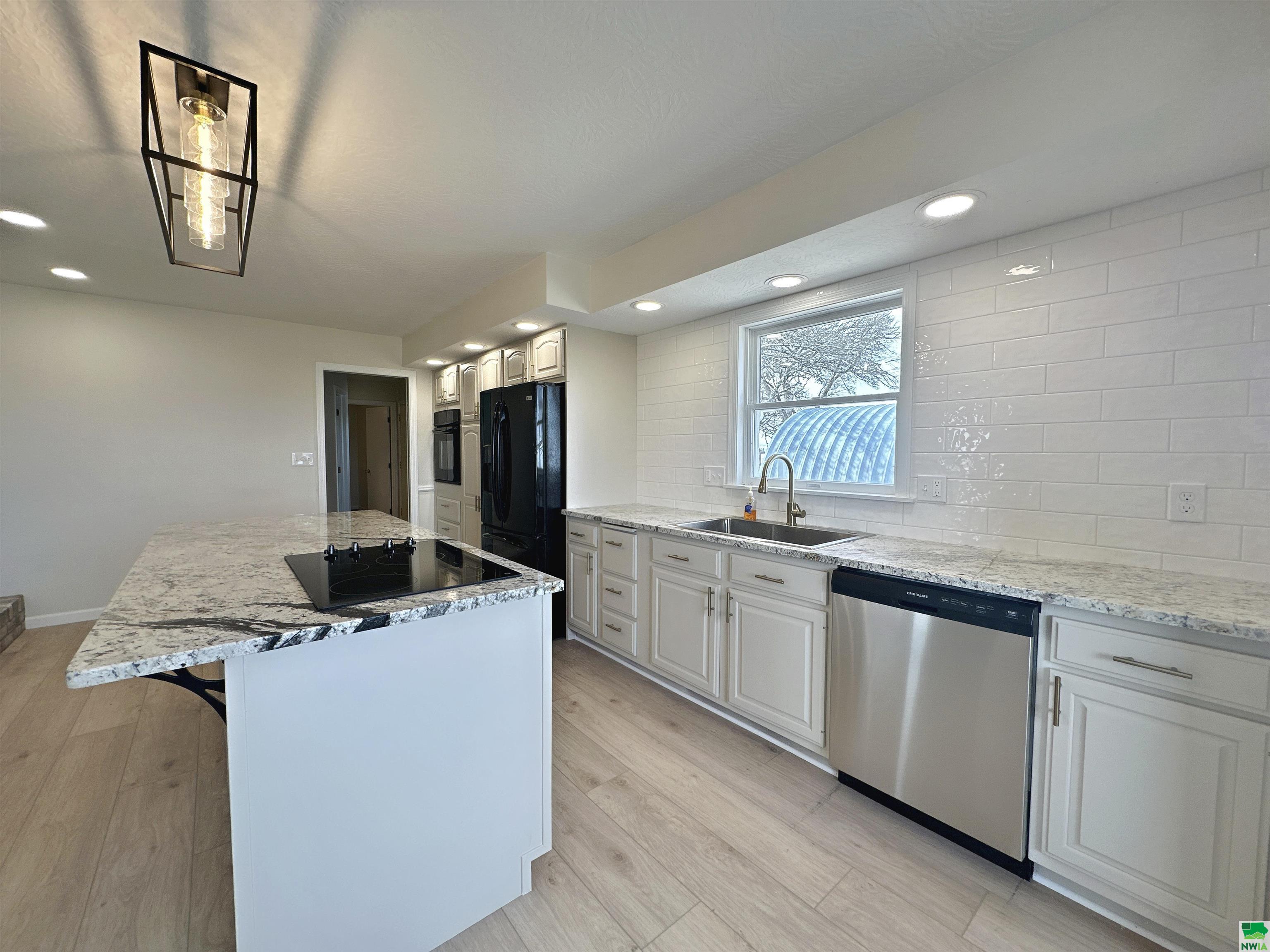 MLS #828168
