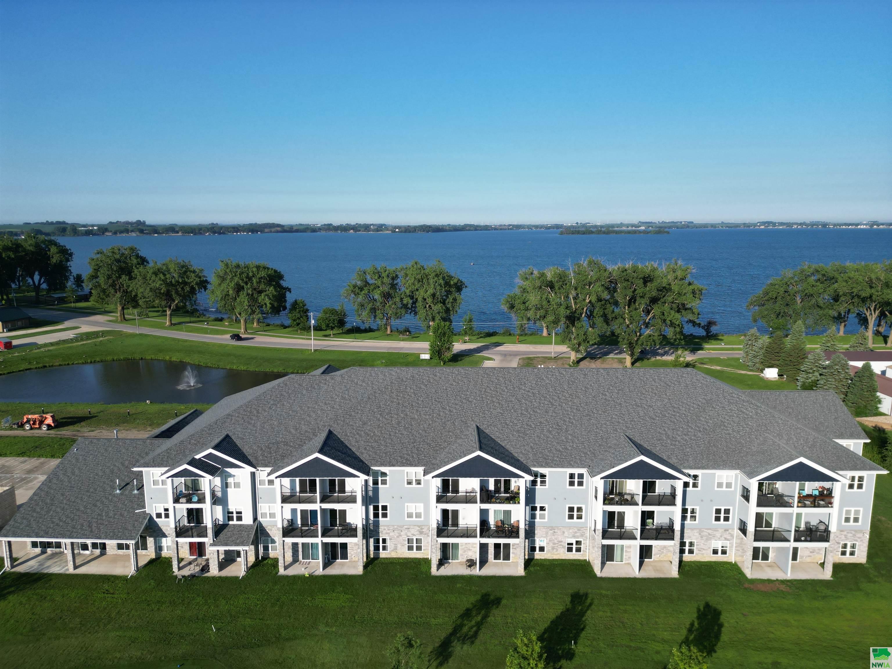 201 Sunrise Park Rd #311, Storm Lake, IA 50588 
