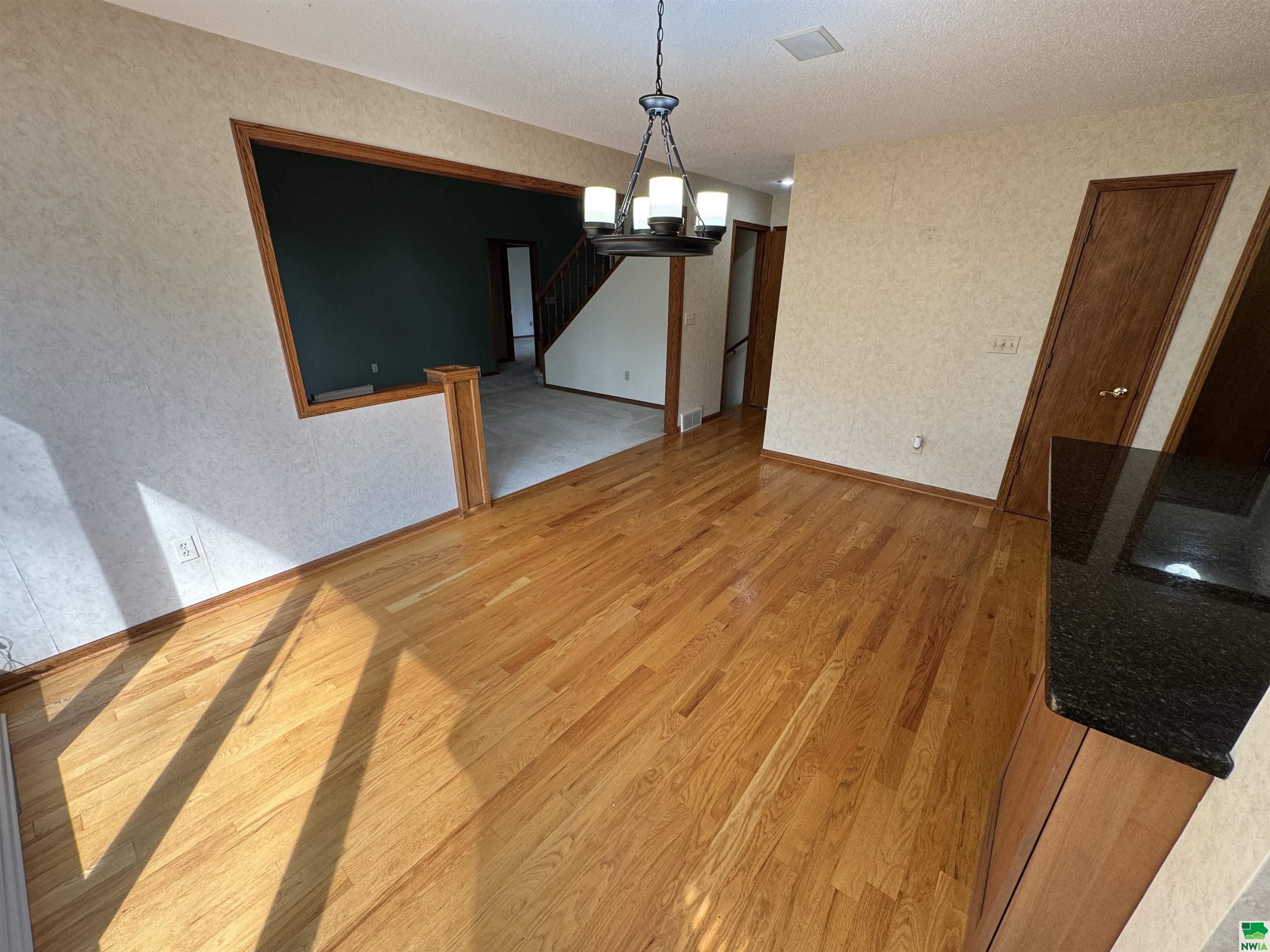 MLS #828180