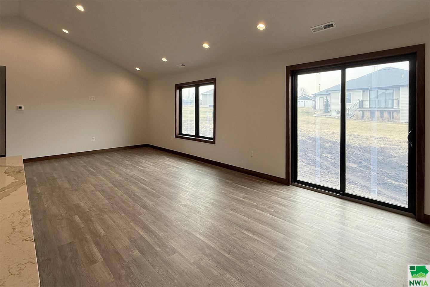 MLS #828181