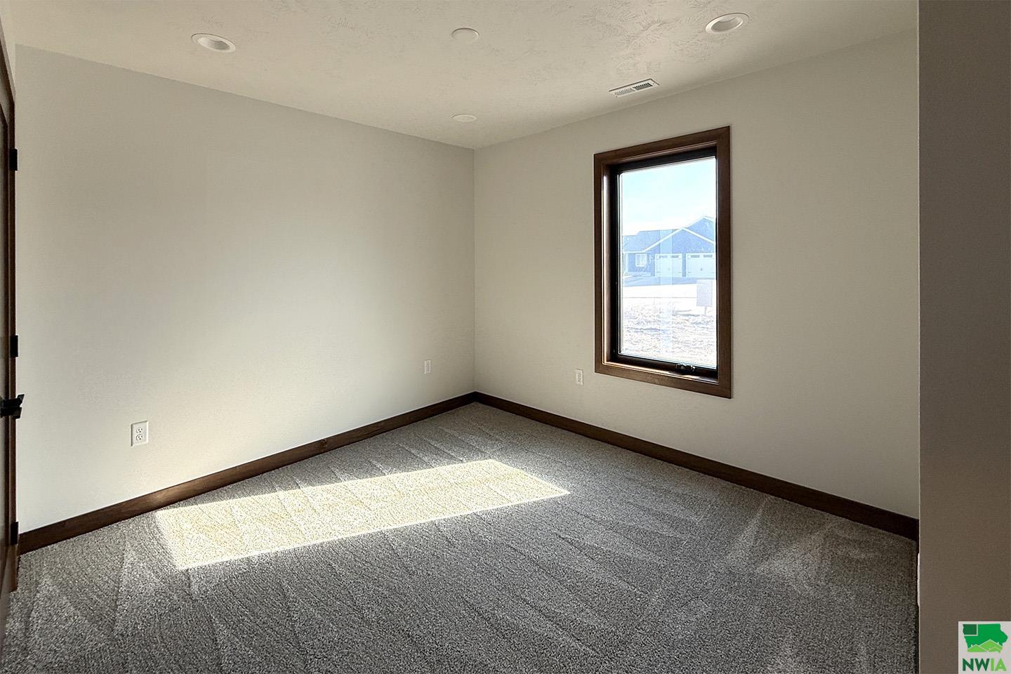 MLS #828181