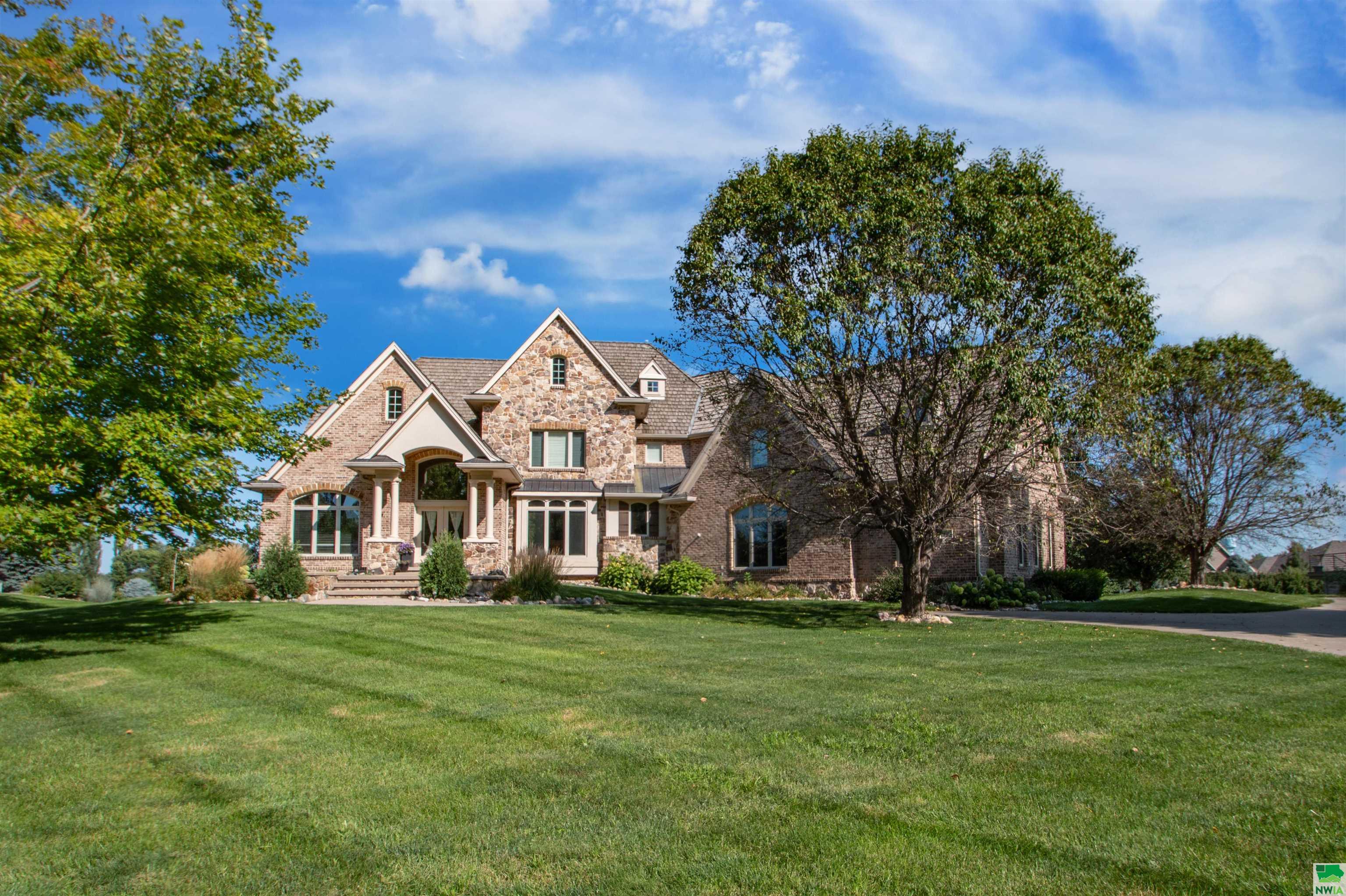 715 Monterey Trail, Dakota Dunes, SD 57049 
