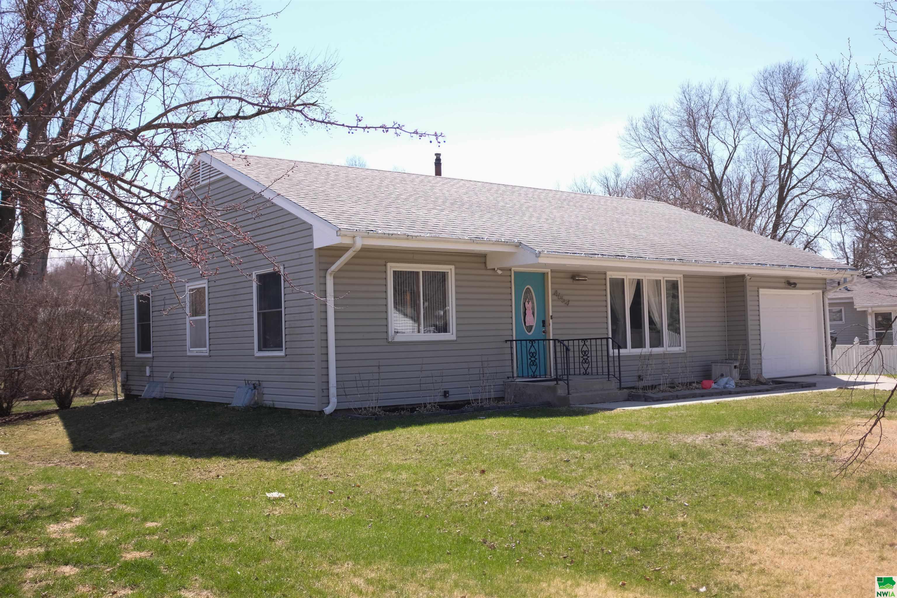 4654 MEADOW LN, Sioux City, IA 51104 