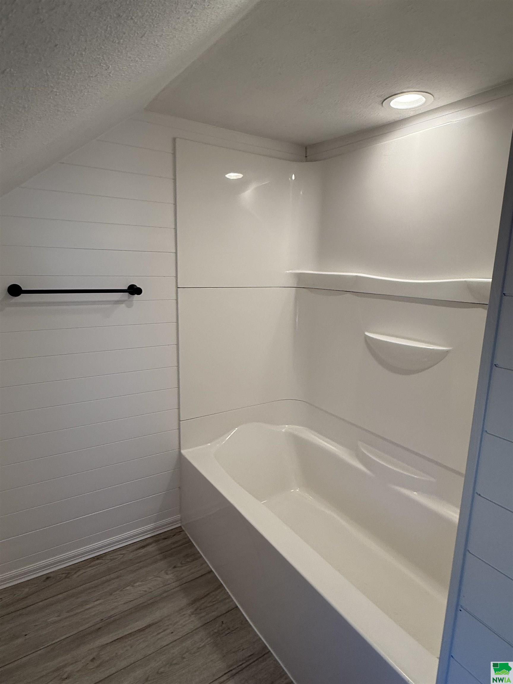 MLS #828190
