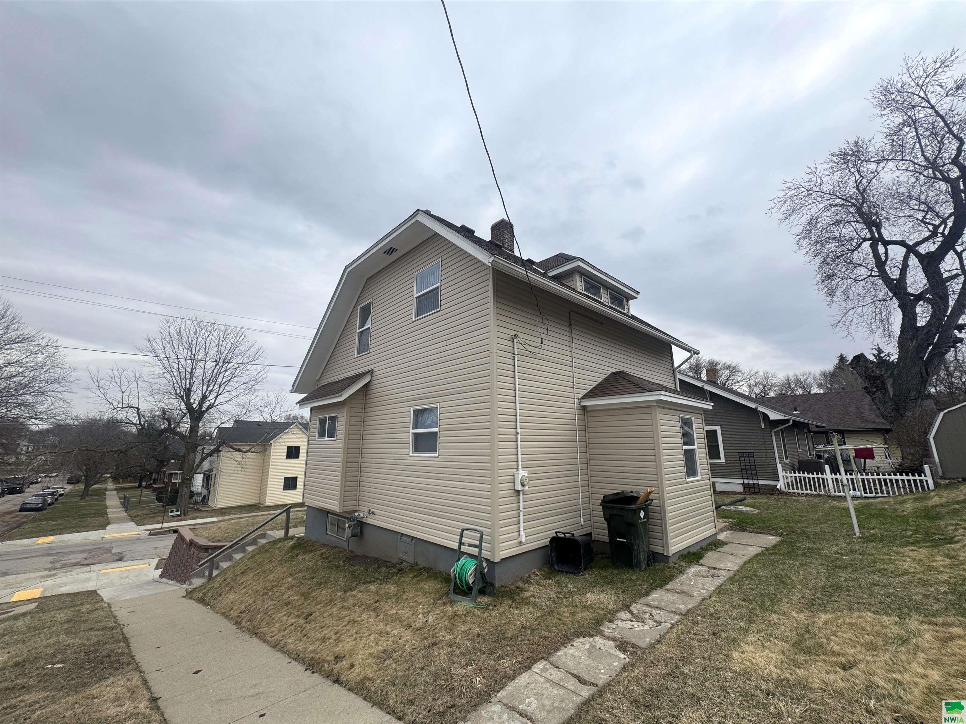 MLS #828196