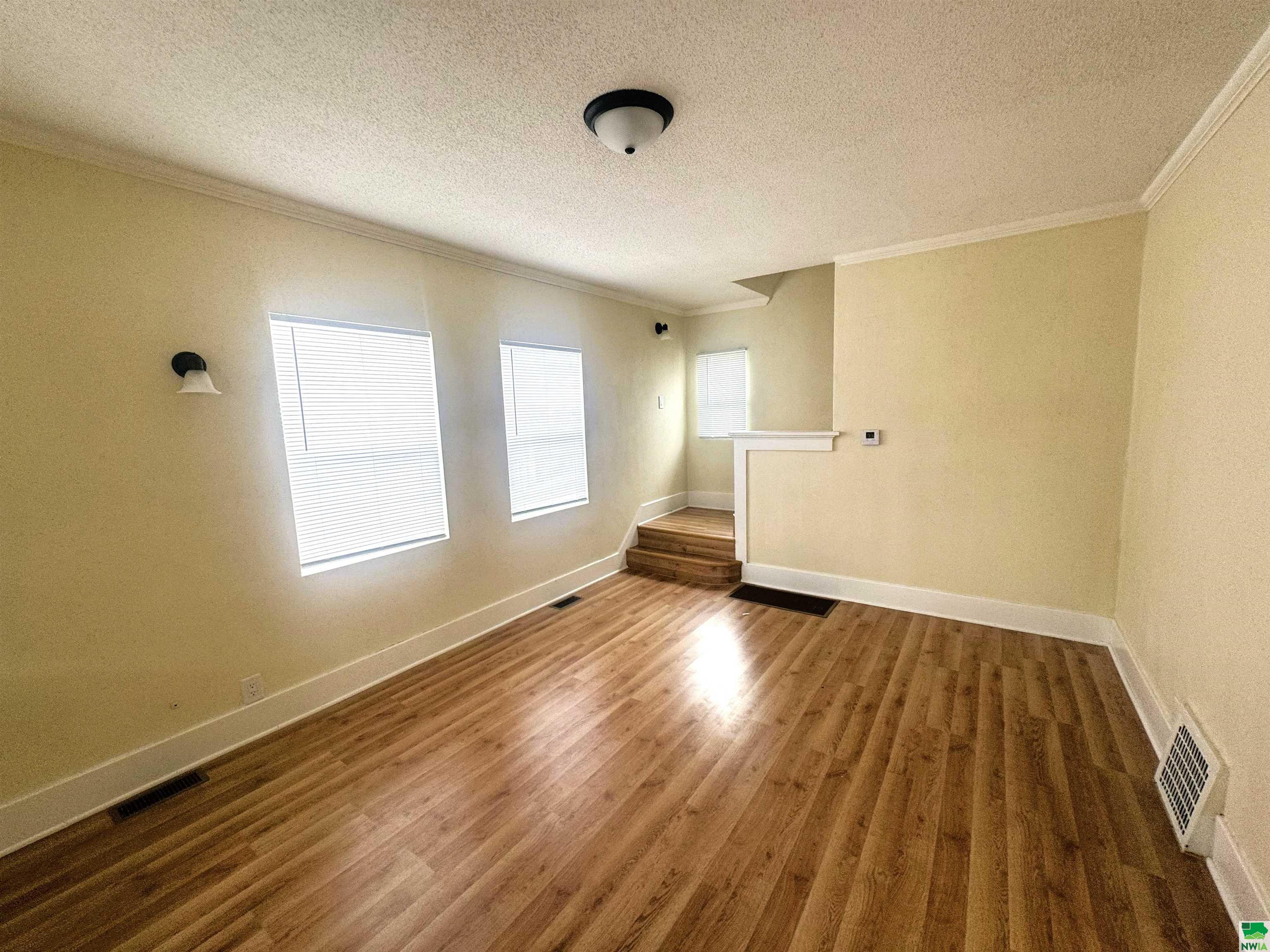 MLS #828196