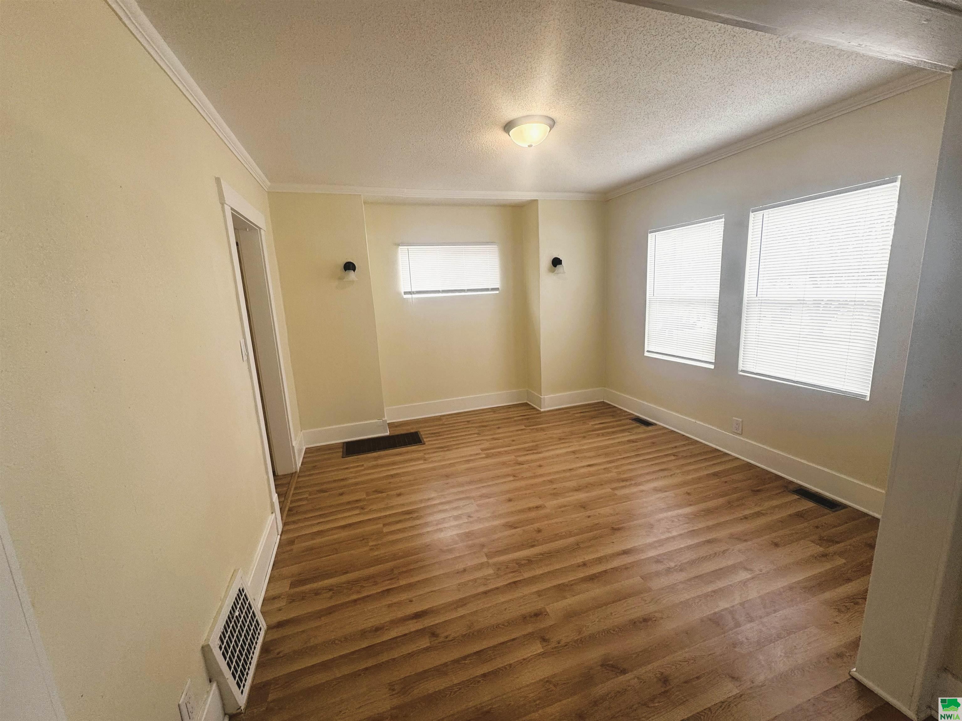 MLS #828196