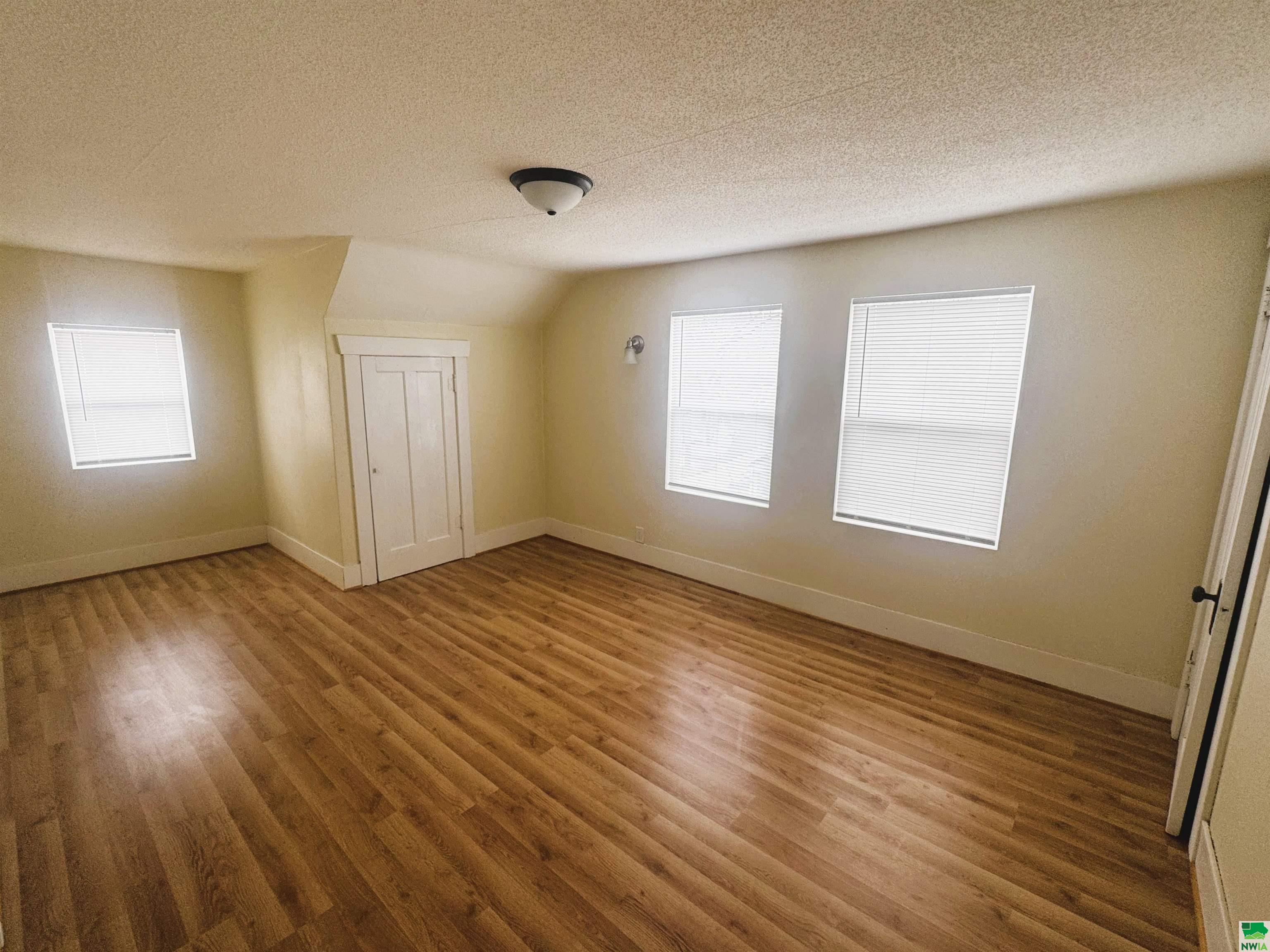 MLS #828196