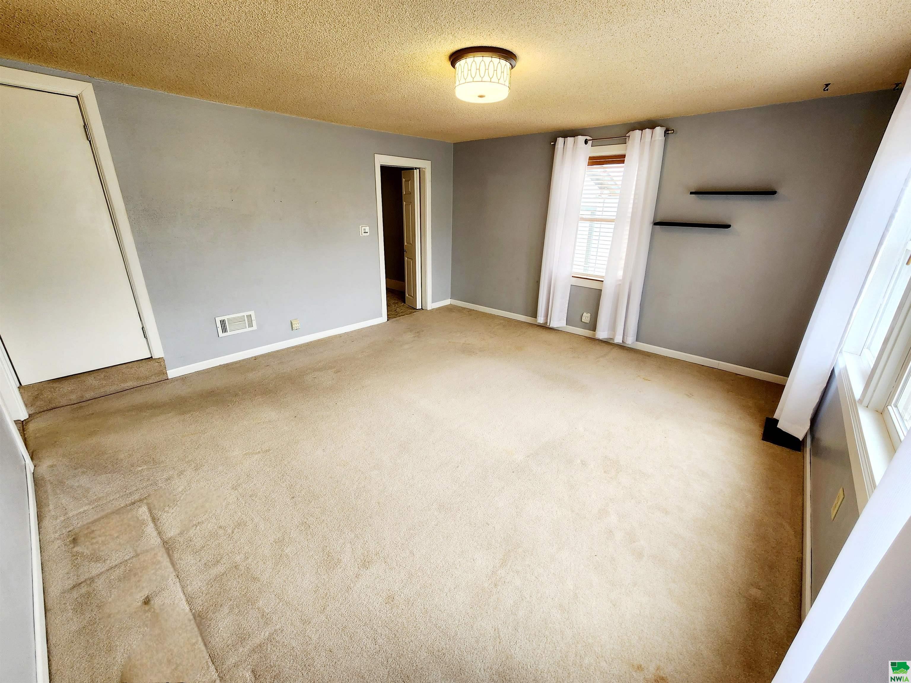 MLS #828197