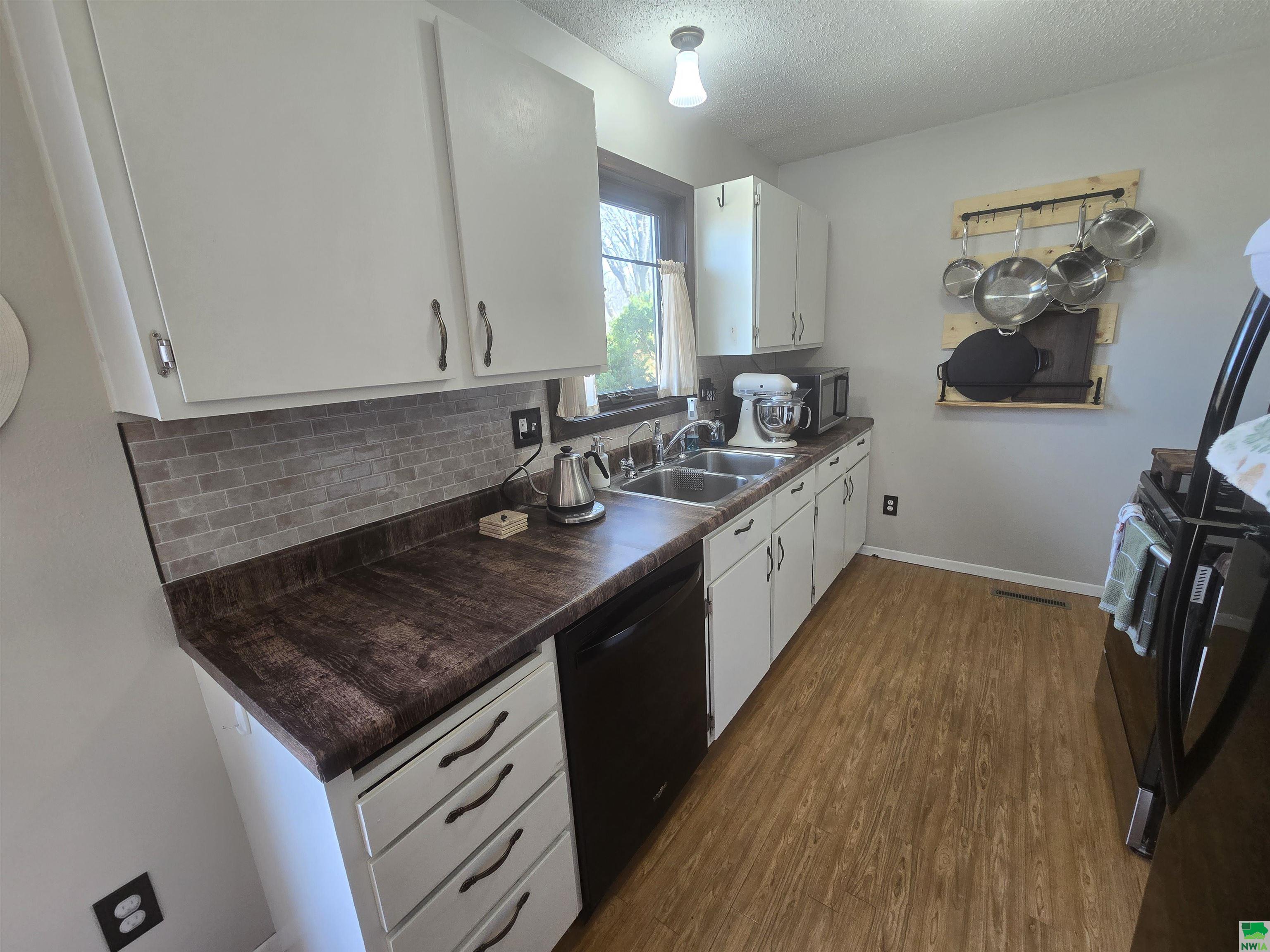 MLS #828198